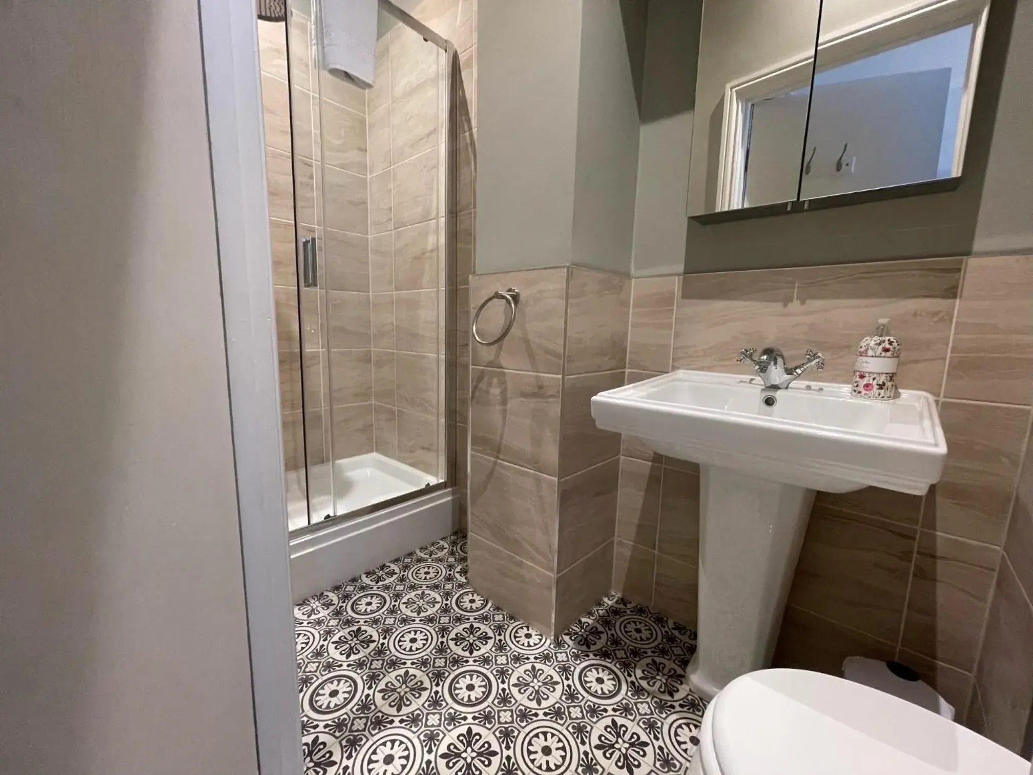 Bathroom in Central Hotel Bathroom in Central Hotel