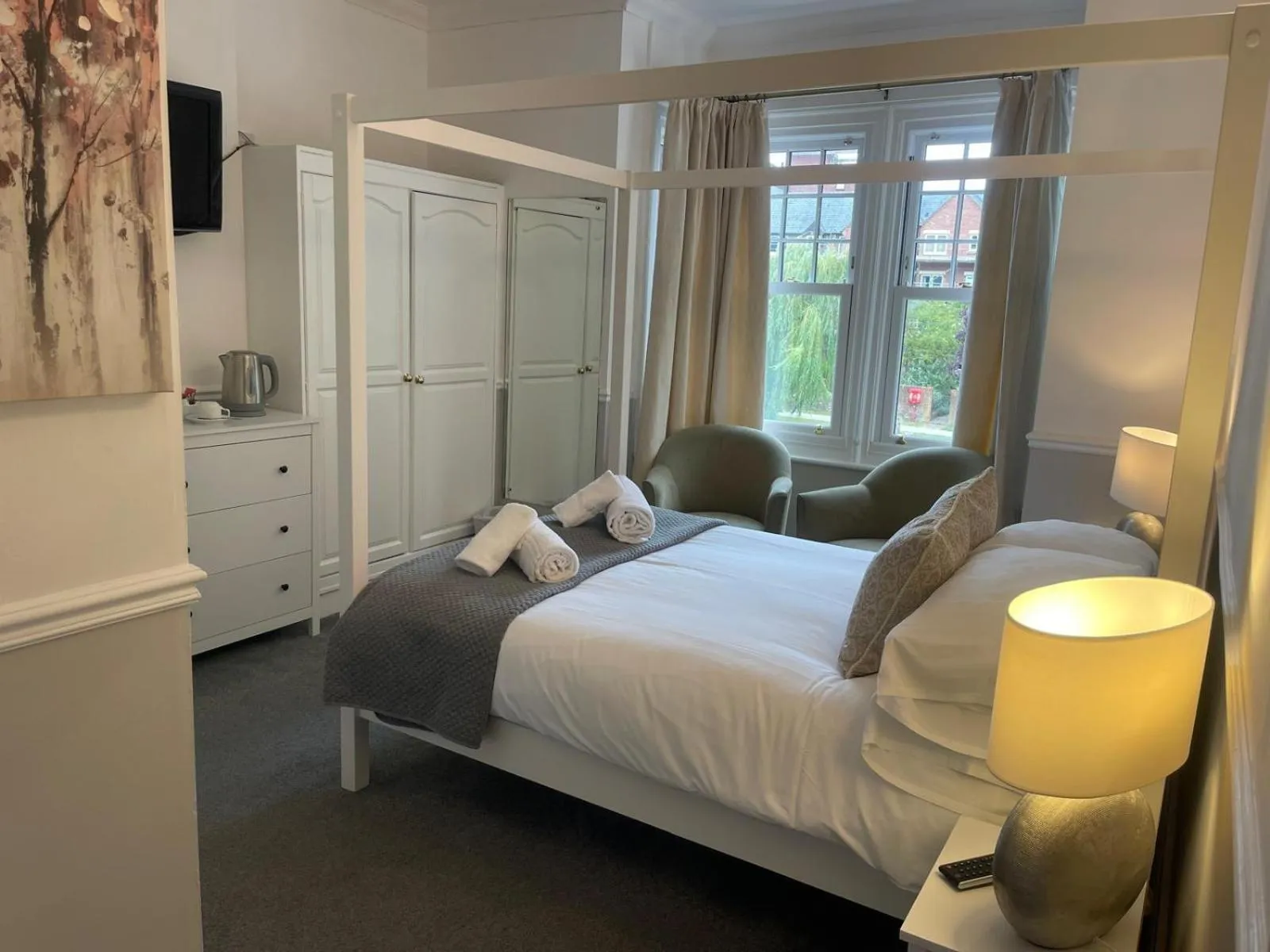 Bedroom, Bed in Central Hotel