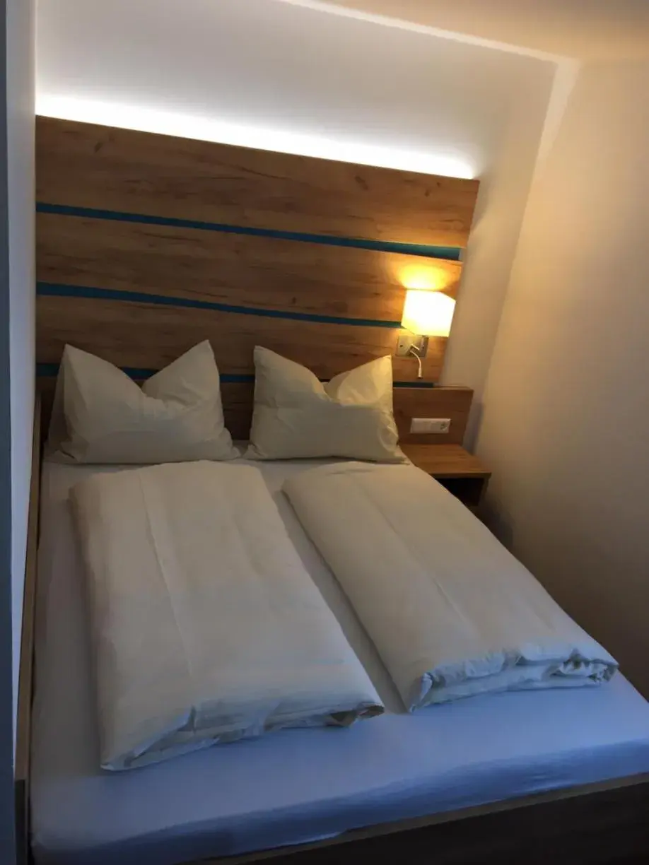 Double Room with Private Bathroom - single occupancy in Platzwirt Double Room with Private Bathroom - single occupancy in Platzwirt