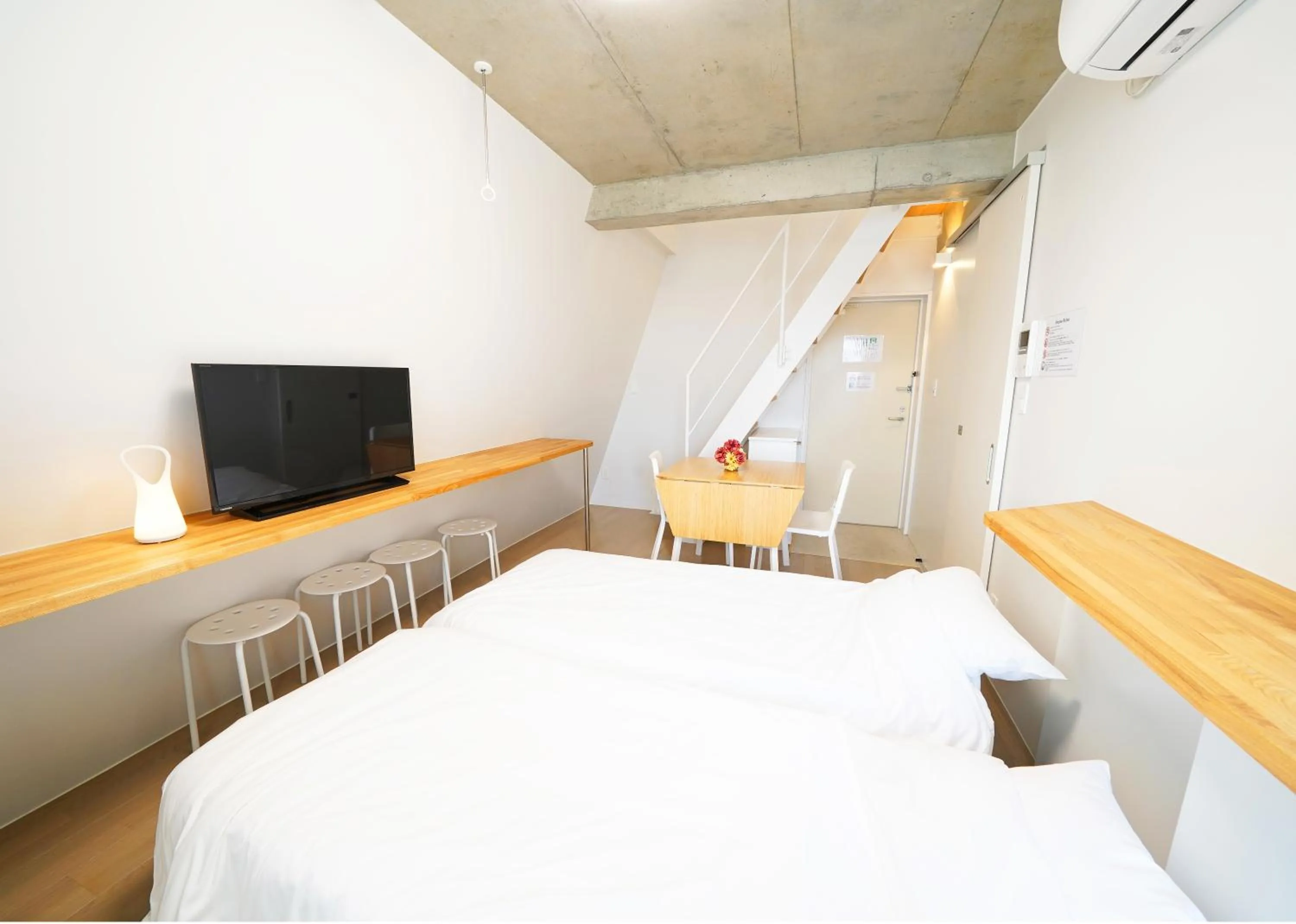 TV and multimedia, Bed in Laffitte Tokyo WEST