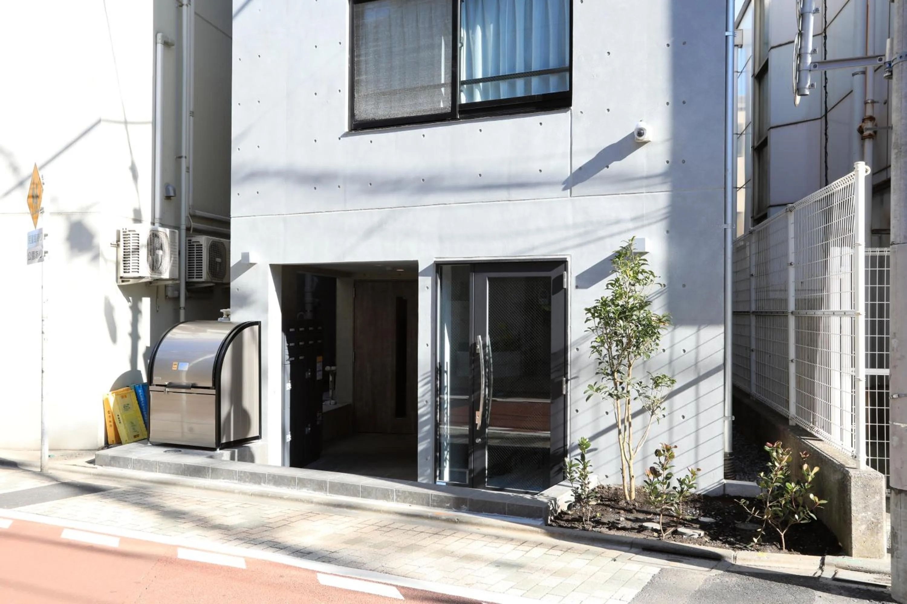 Facade/entrance in Laffitte Tokyo WEST