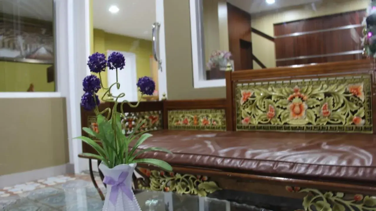 Lobby or reception in GRANADA INN PALU Lobby or reception in GRANADA INN PALU