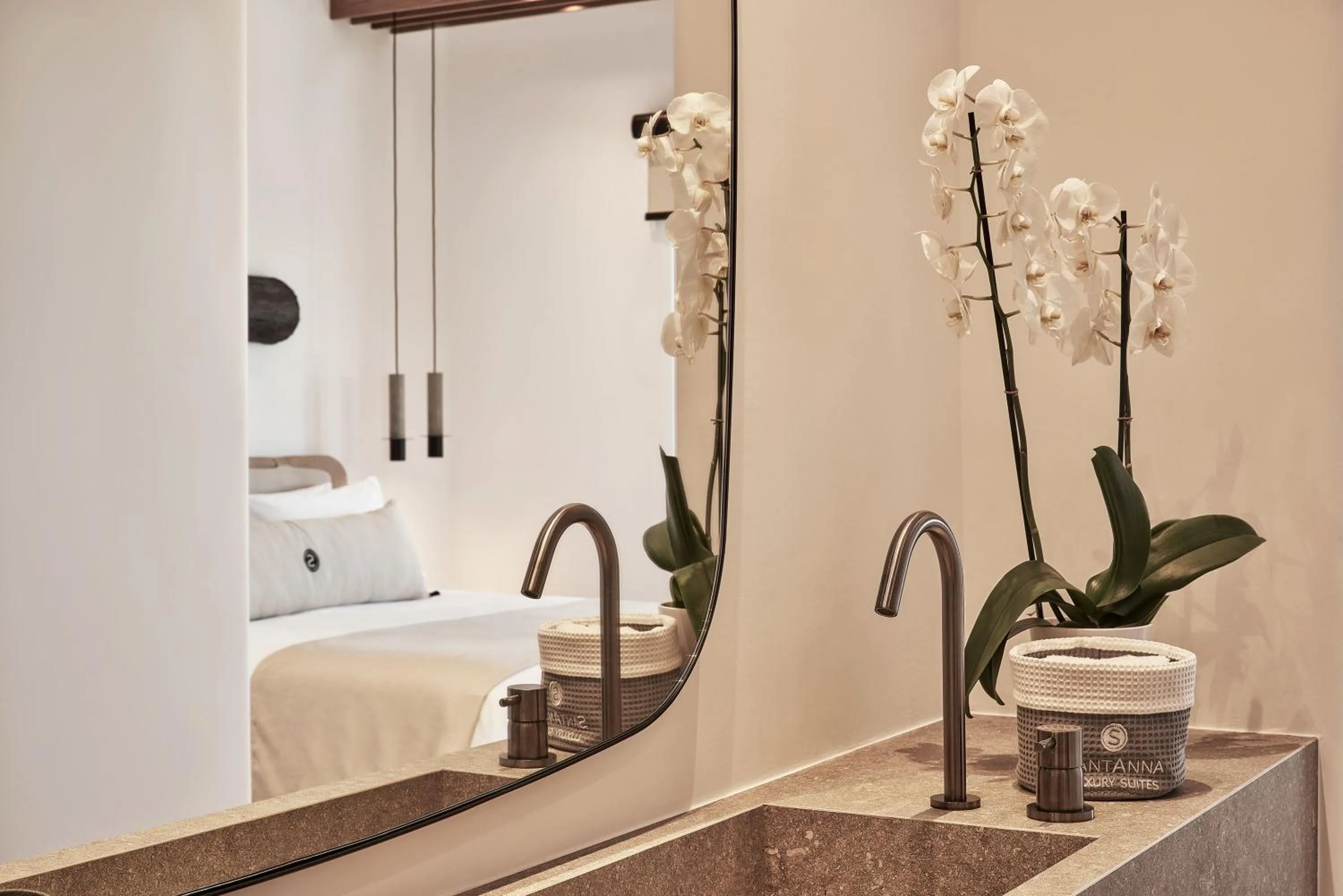 Bathroom, Bed in SantAnna Luxury Suites