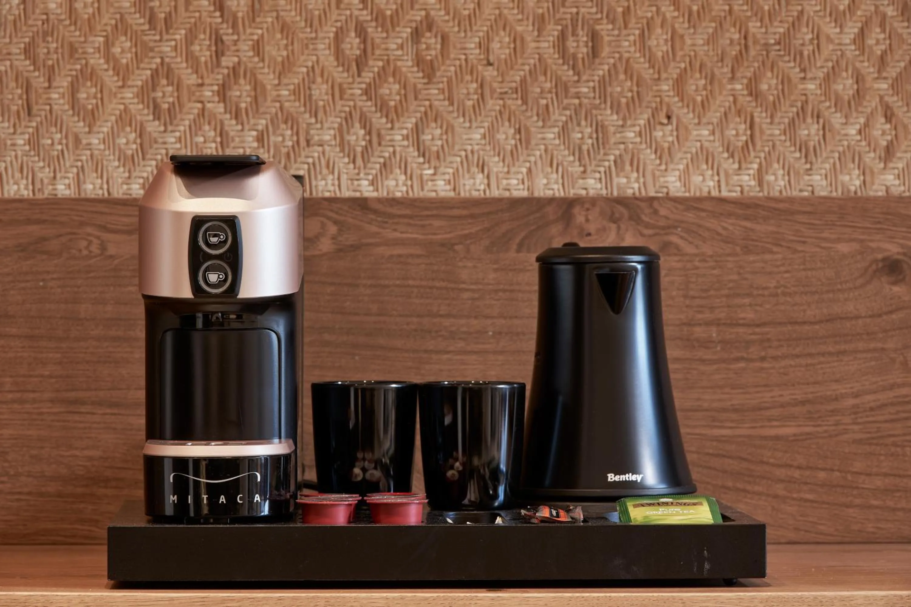 Coffee/tea facilities in SantAnna Luxury Suites