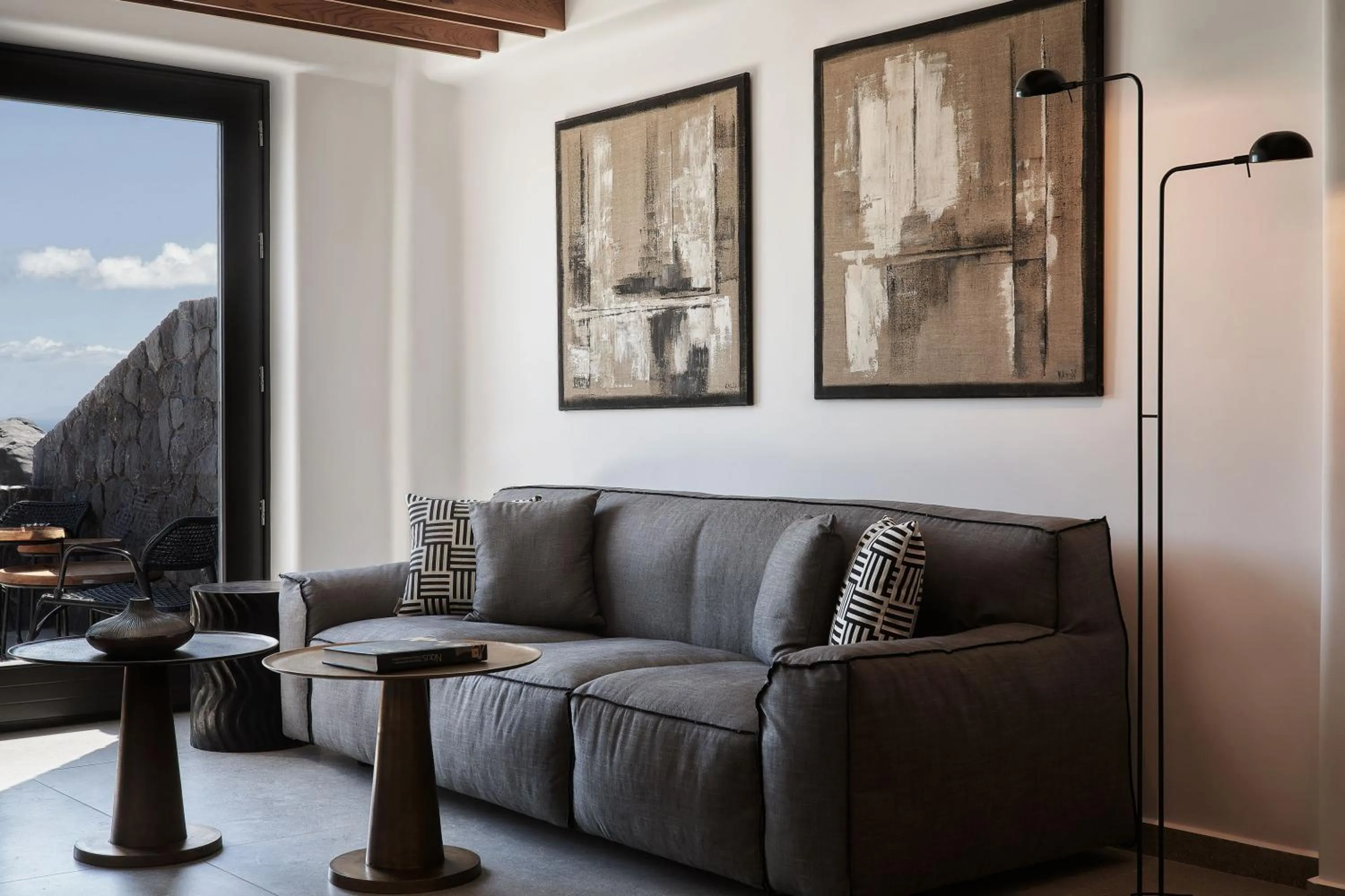 Seating area in SantAnna Luxury Suites