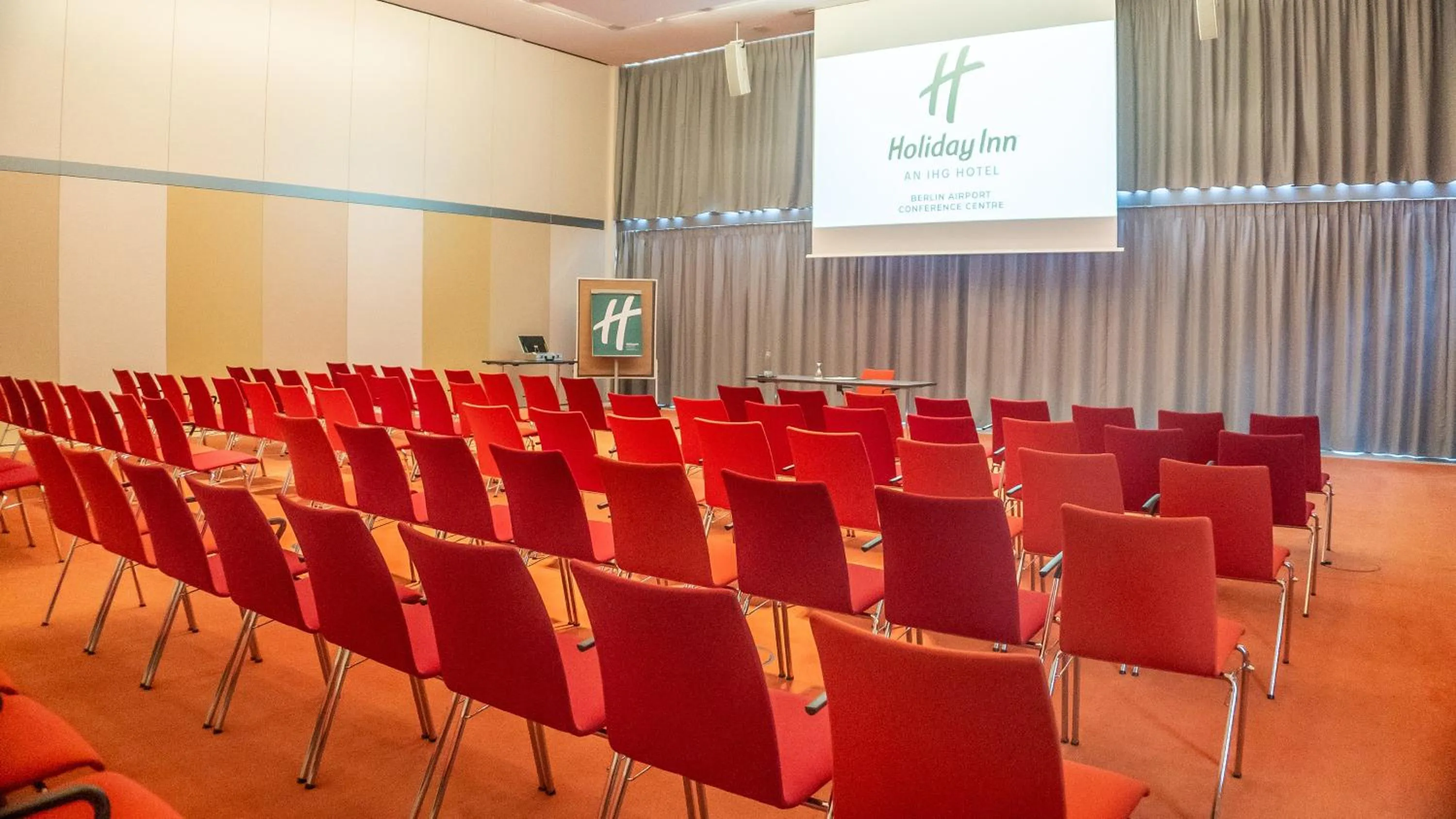Meeting/conference room in Holiday Inn Berlin Airport - Conference Centre by IHG