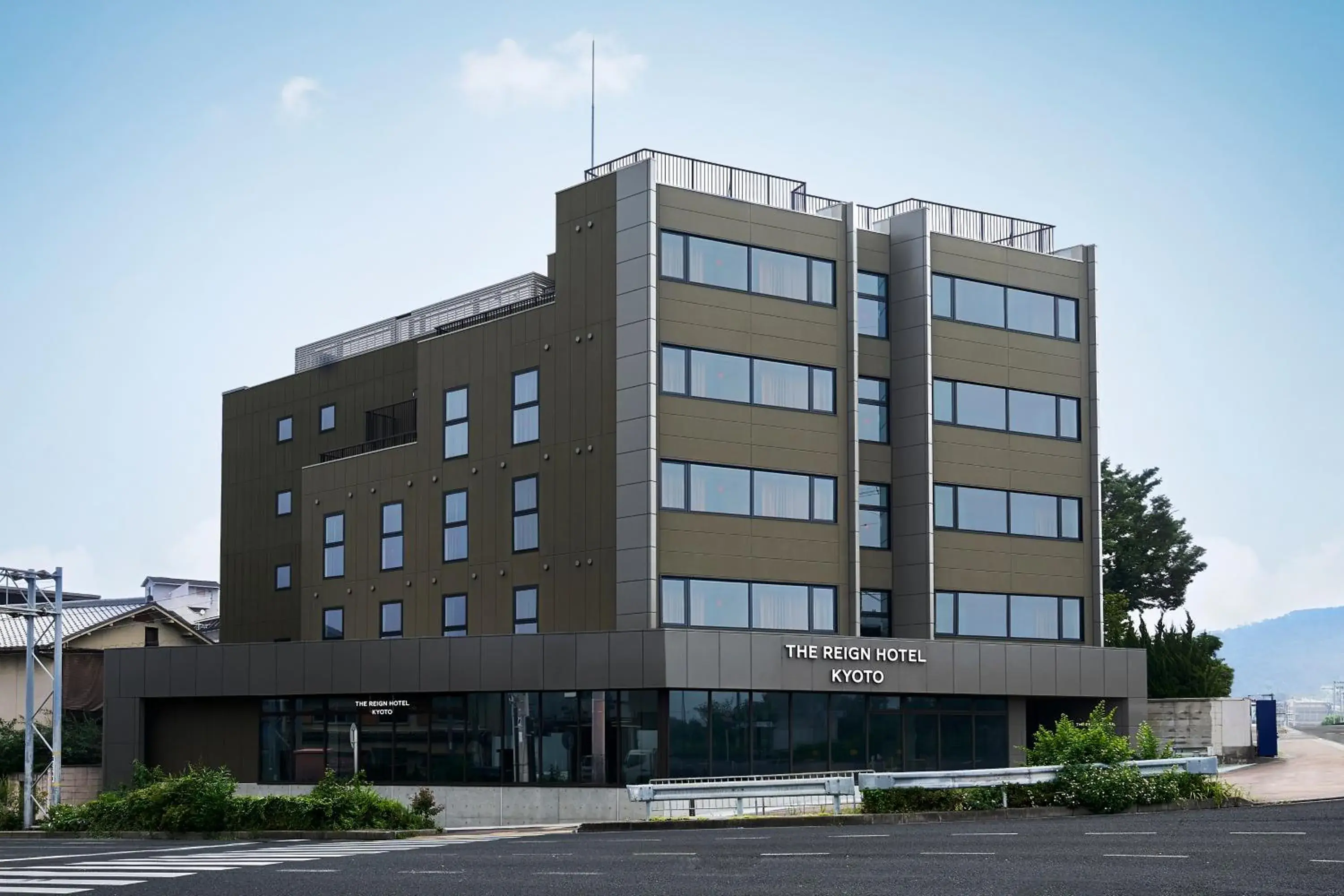 Facade/entrance in THE REIGN HOTEL KYOTO Facade/entrance in THE REIGN HOTEL KYOTO