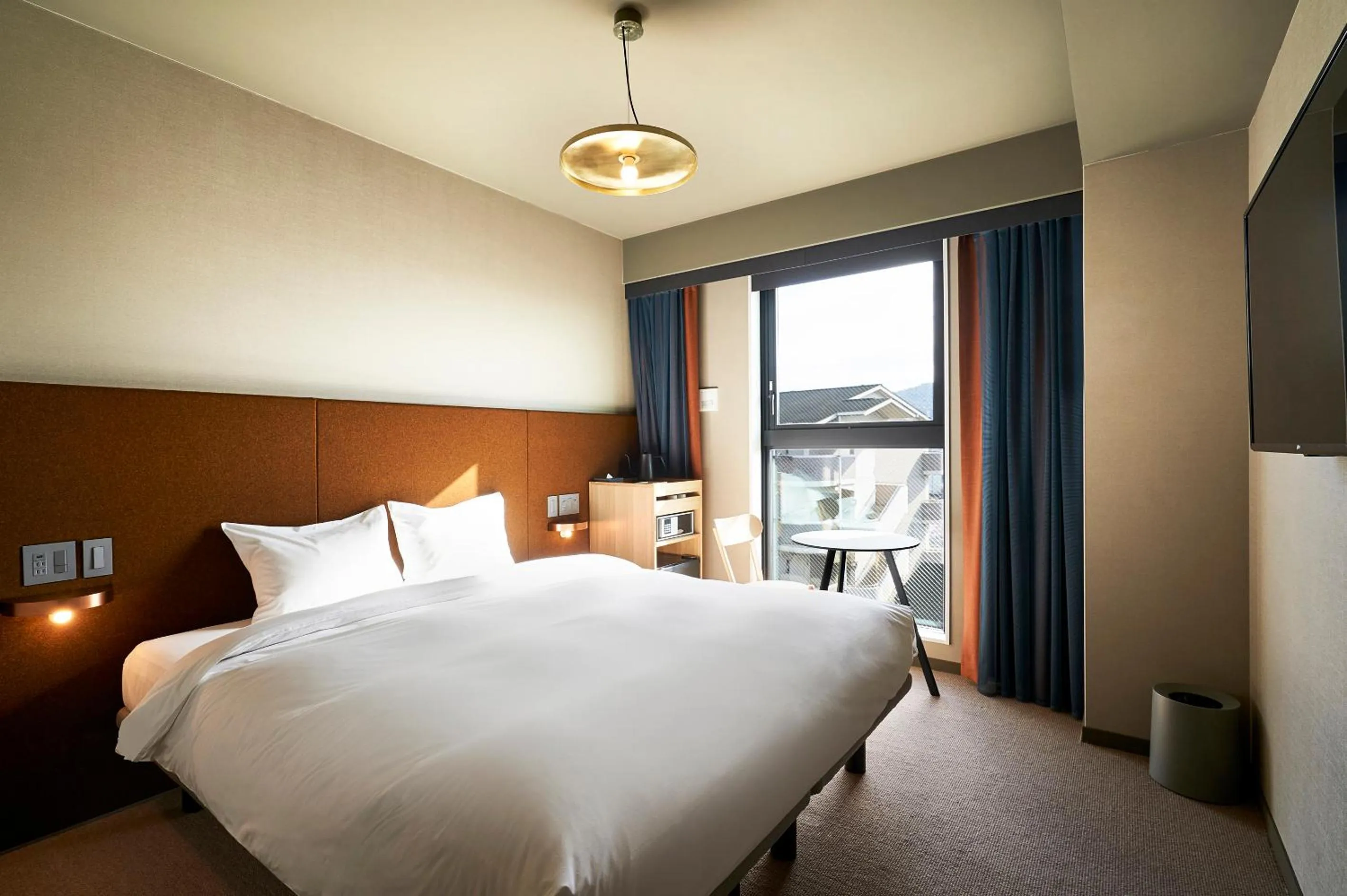Photo of the whole room, Bed in THE REIGN HOTEL KYOTO
