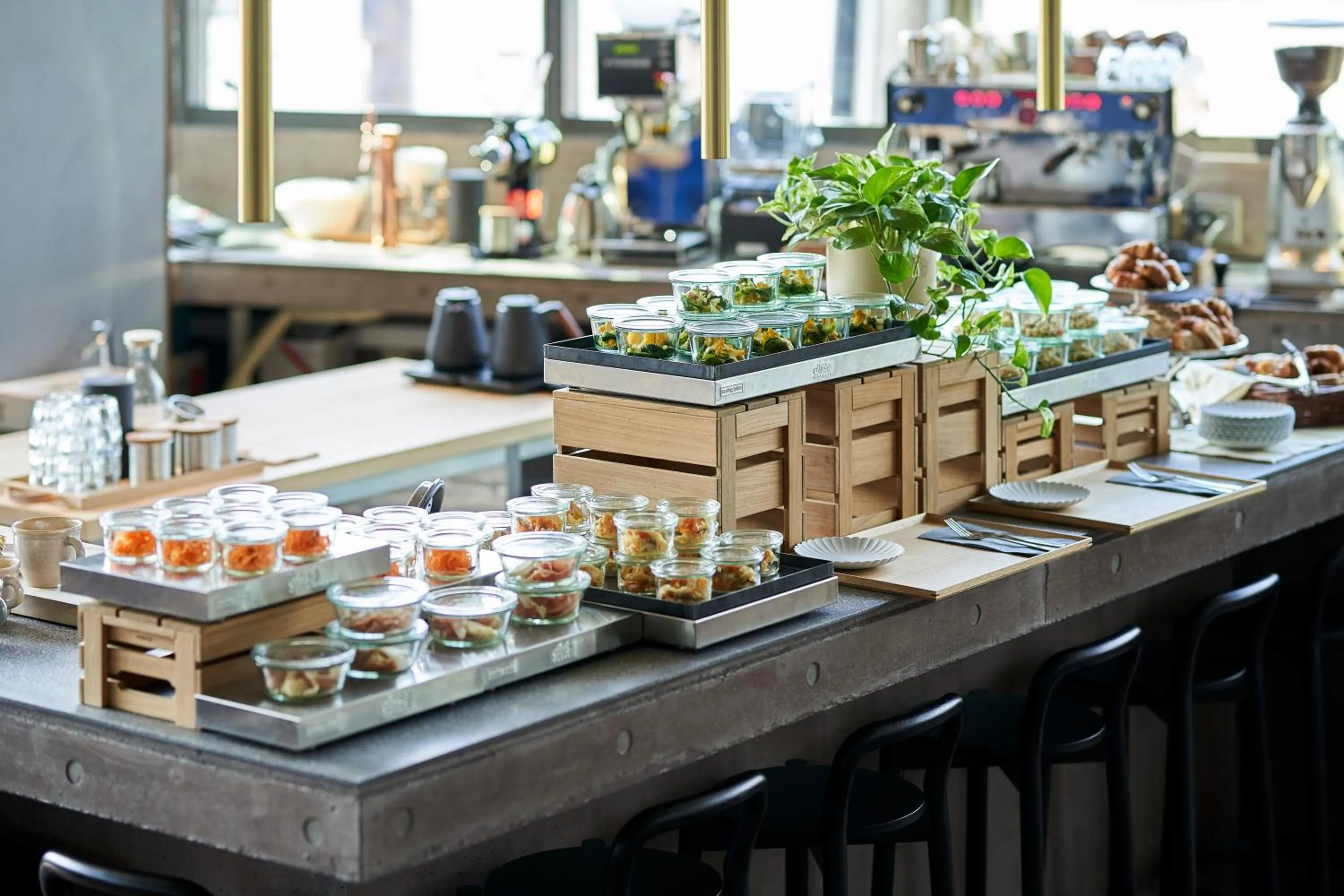 Restaurant/places to eat in THE REIGN HOTEL KYOTO