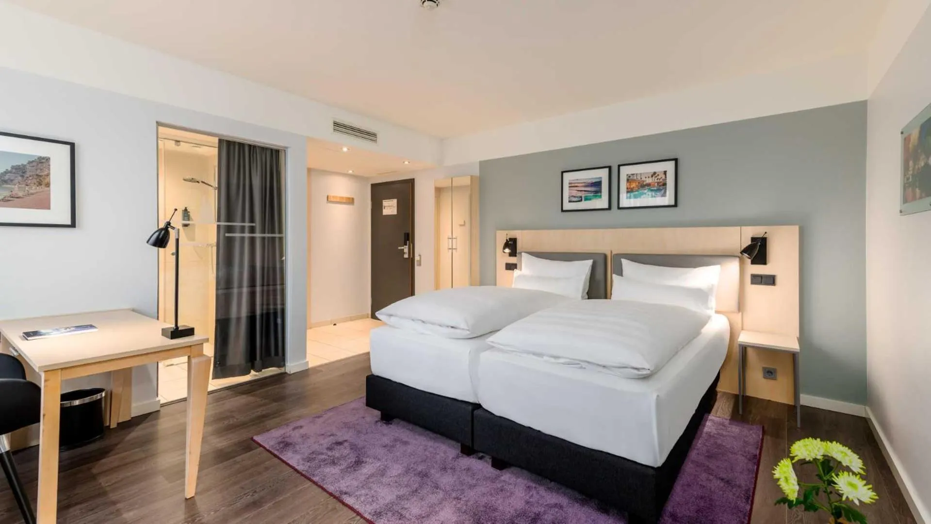 Superior Double Room in Hotel Lyskirchen Köln