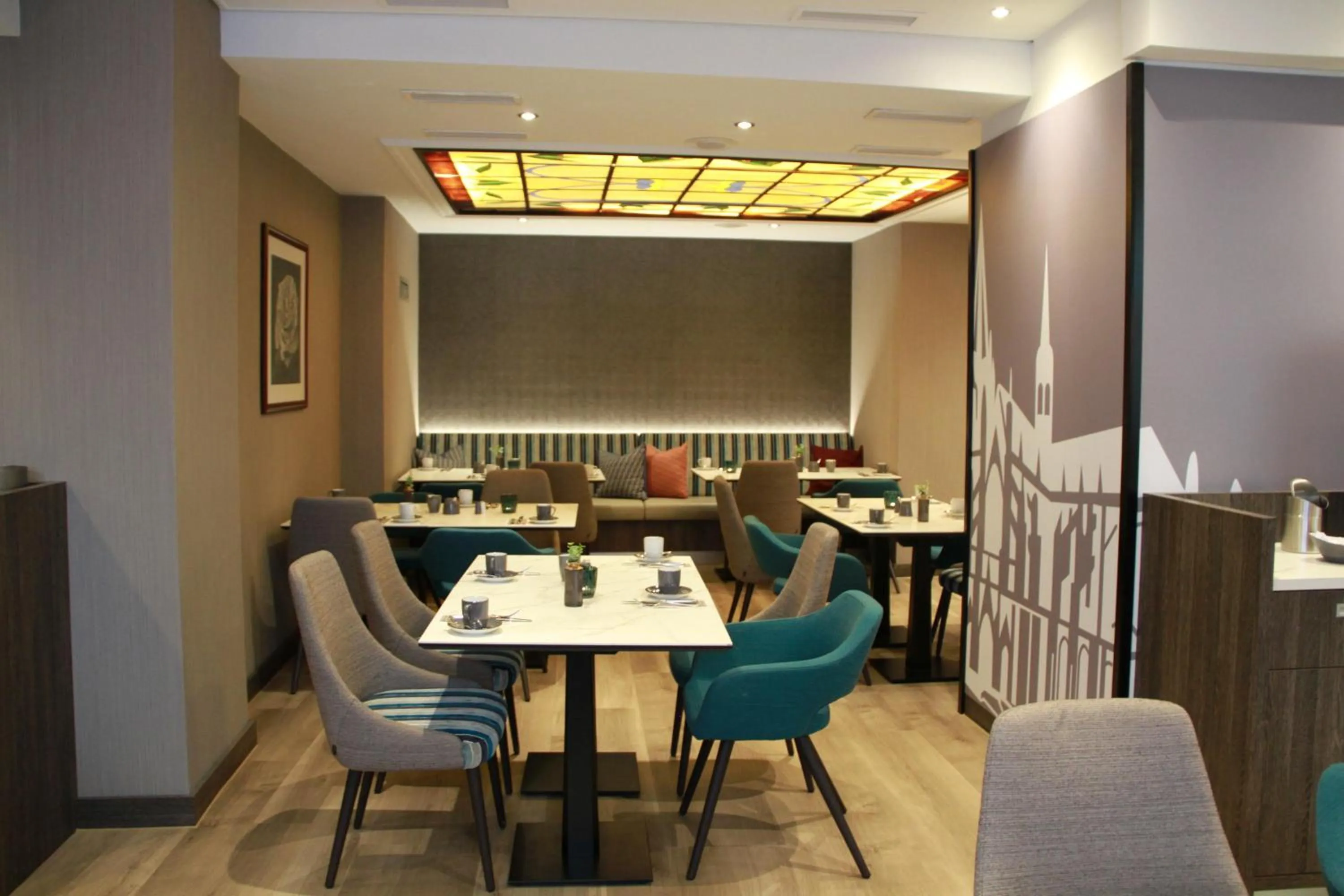 Restaurant/places to eat in Hotel Lyskirchen Köln