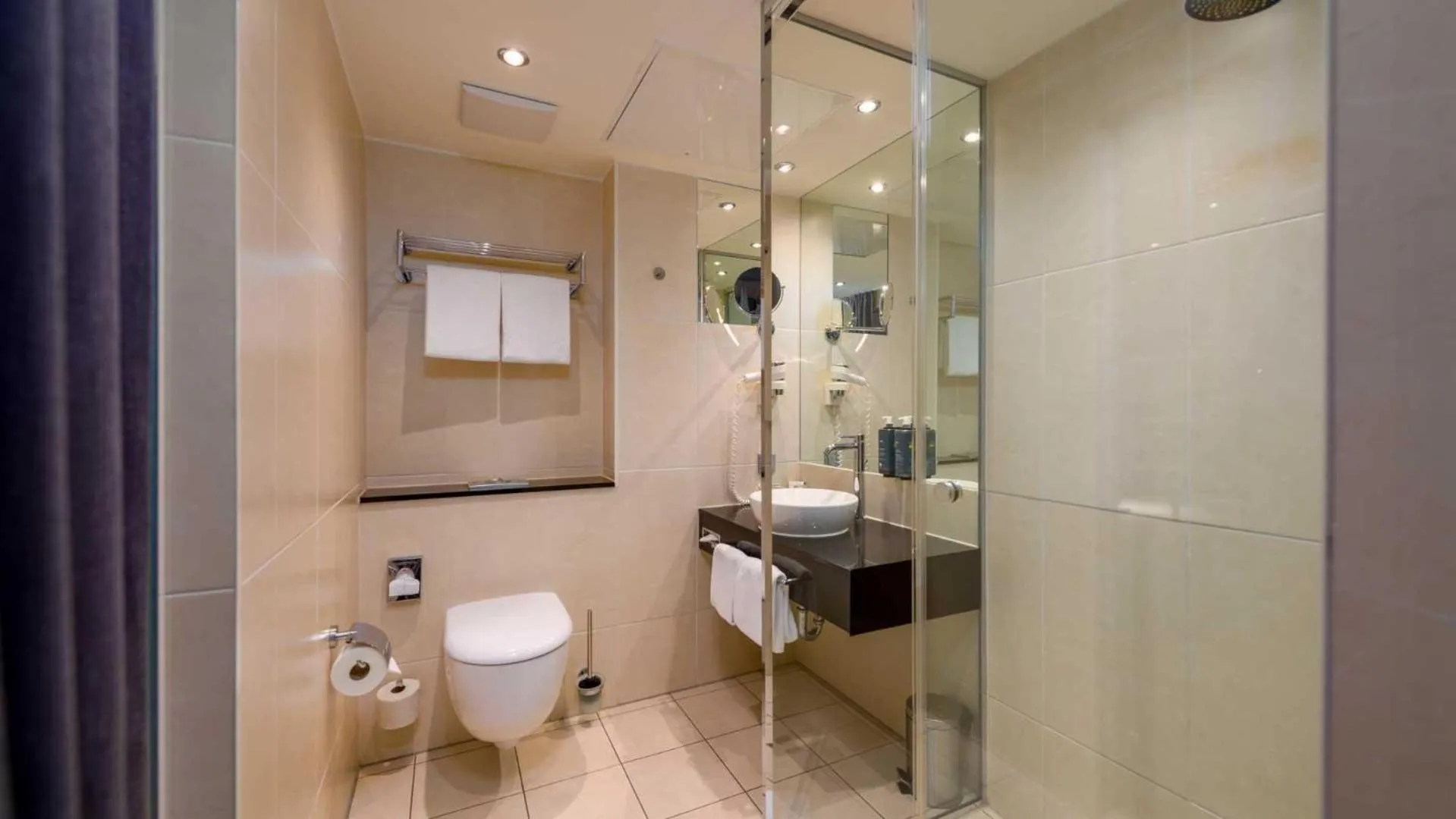 Bathroom in Hotel Lyskirchen Köln