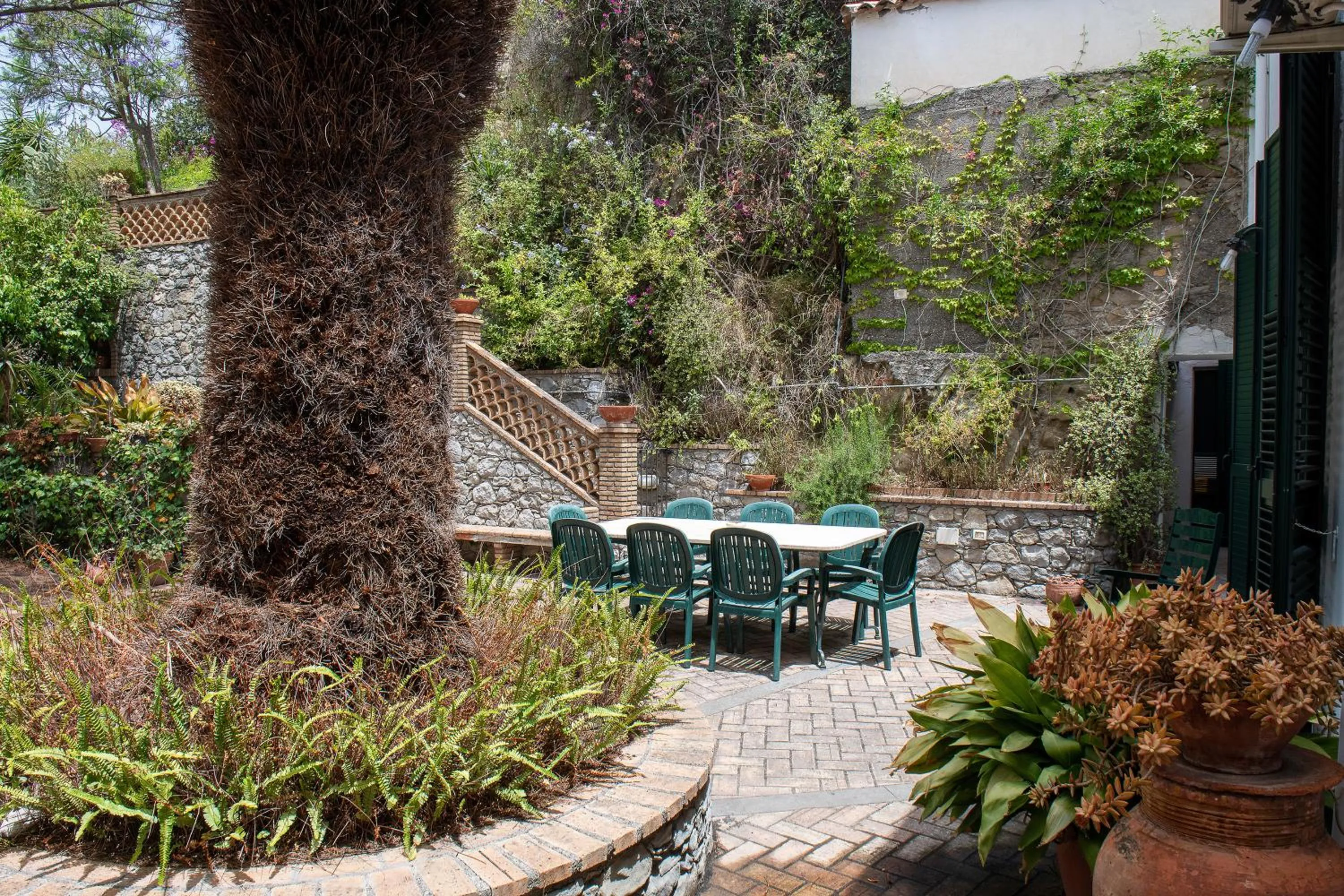 Patio in Florence Trevelyan Villa