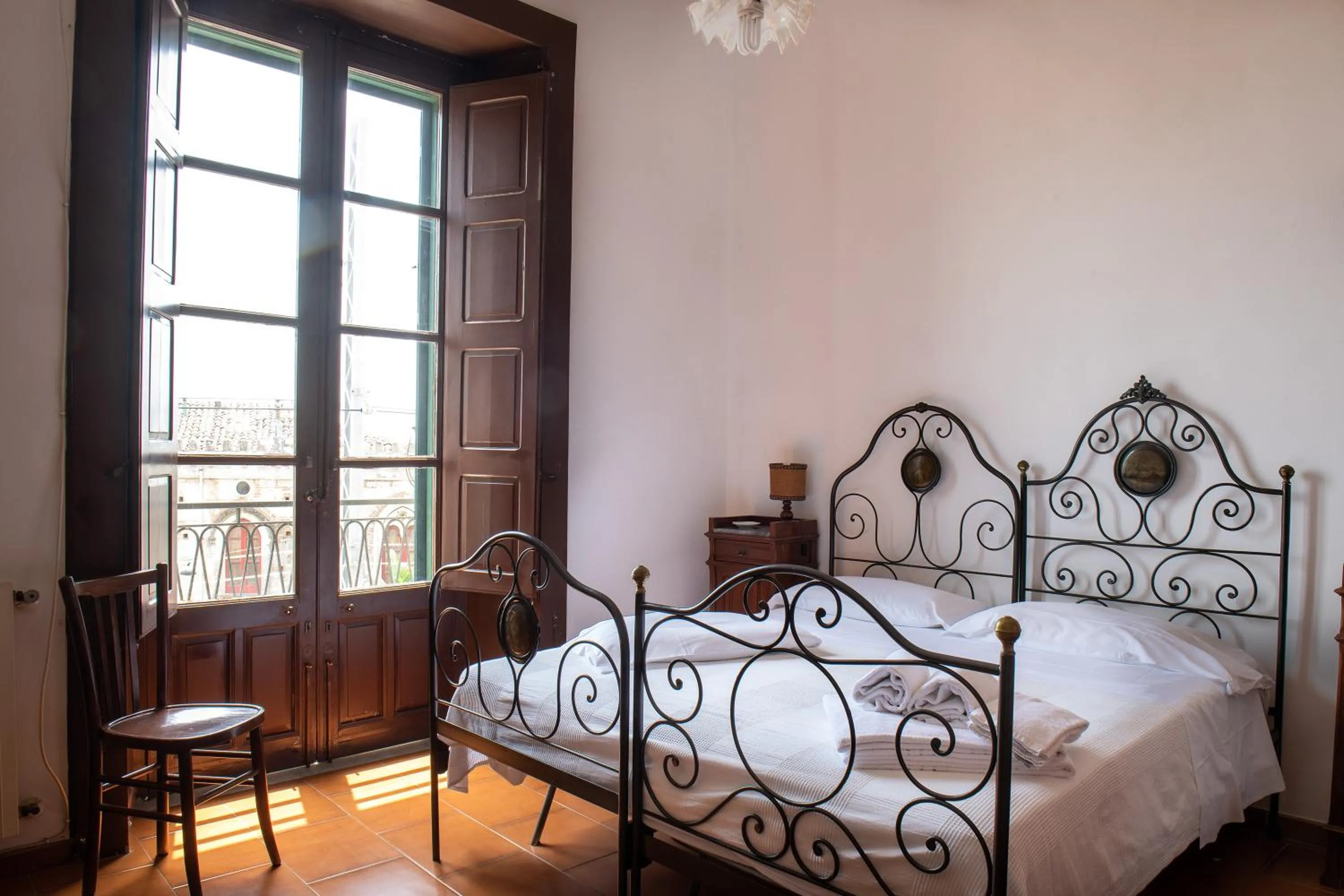 Bedroom, Bed in Florence Trevelyan Villa