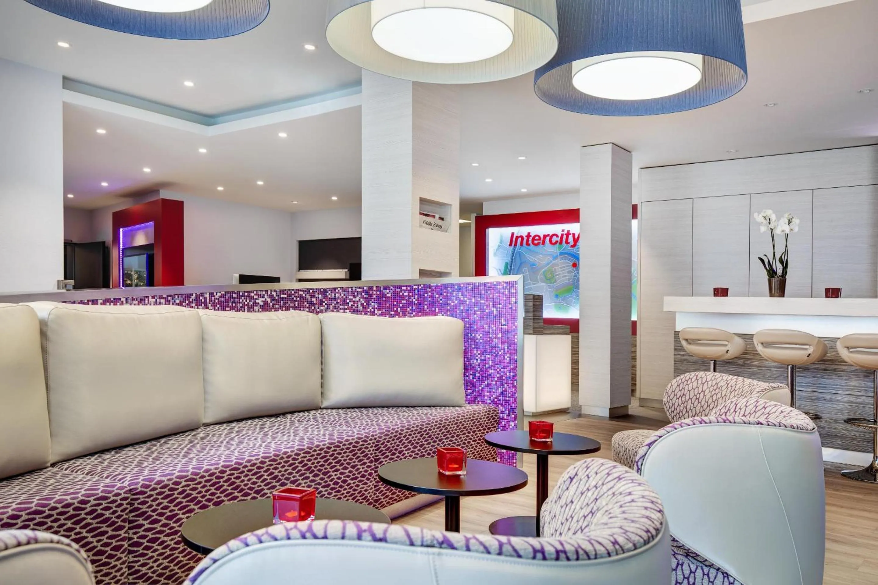 Lobby or reception in IntercityHotel Celle