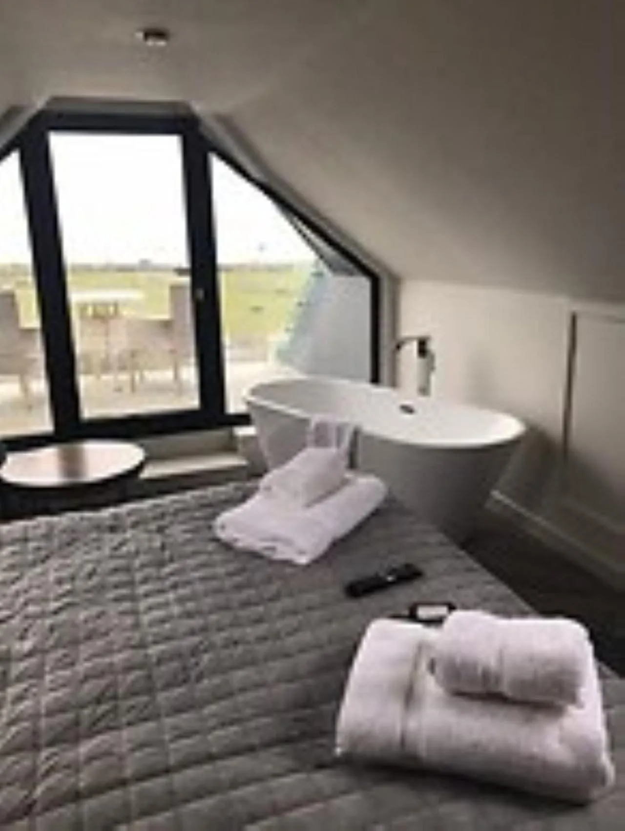 Bath, Bed in The Dormy House Hotel