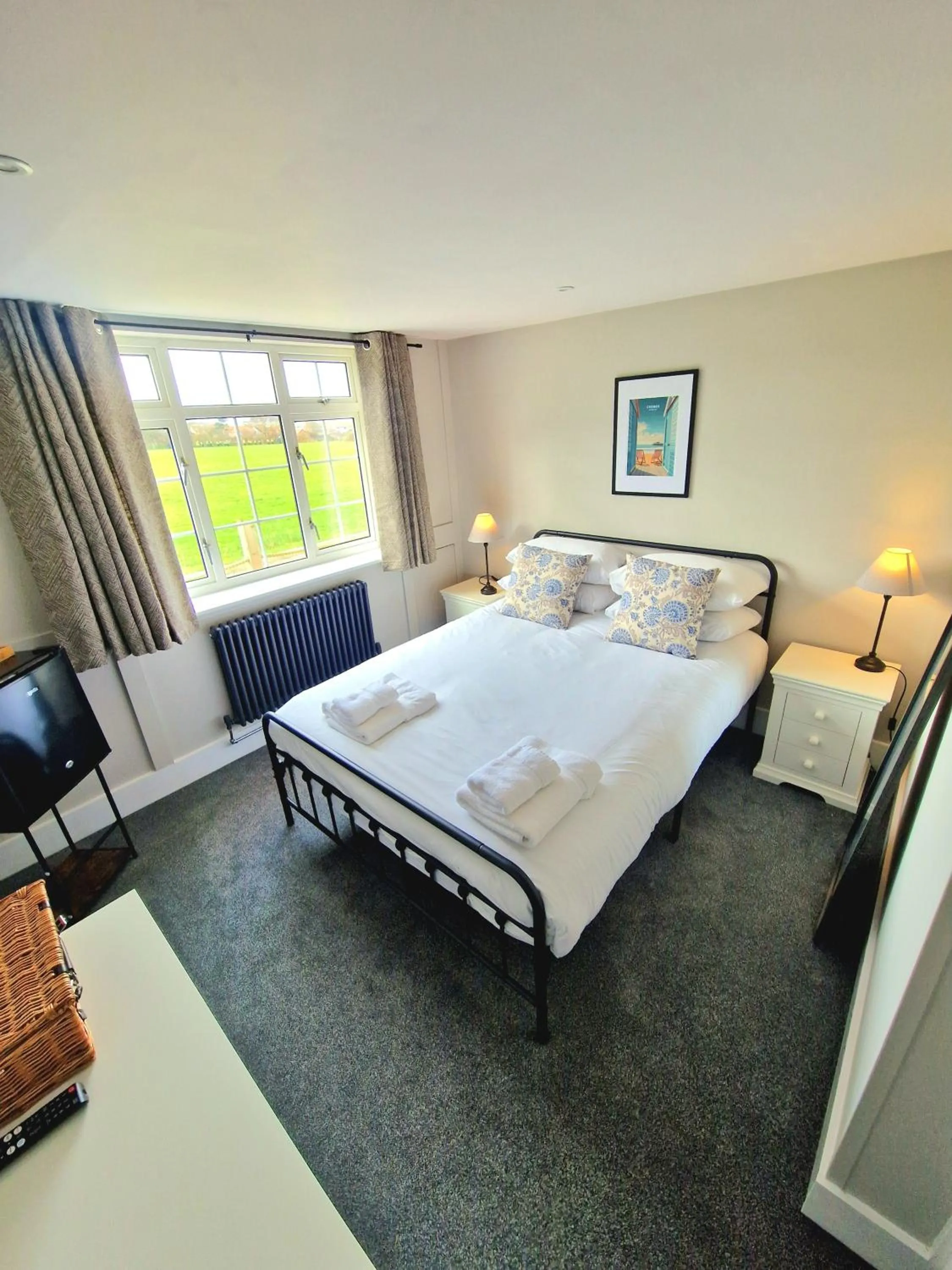 Photo of the whole room, Bed in The Dormy House Hotel
