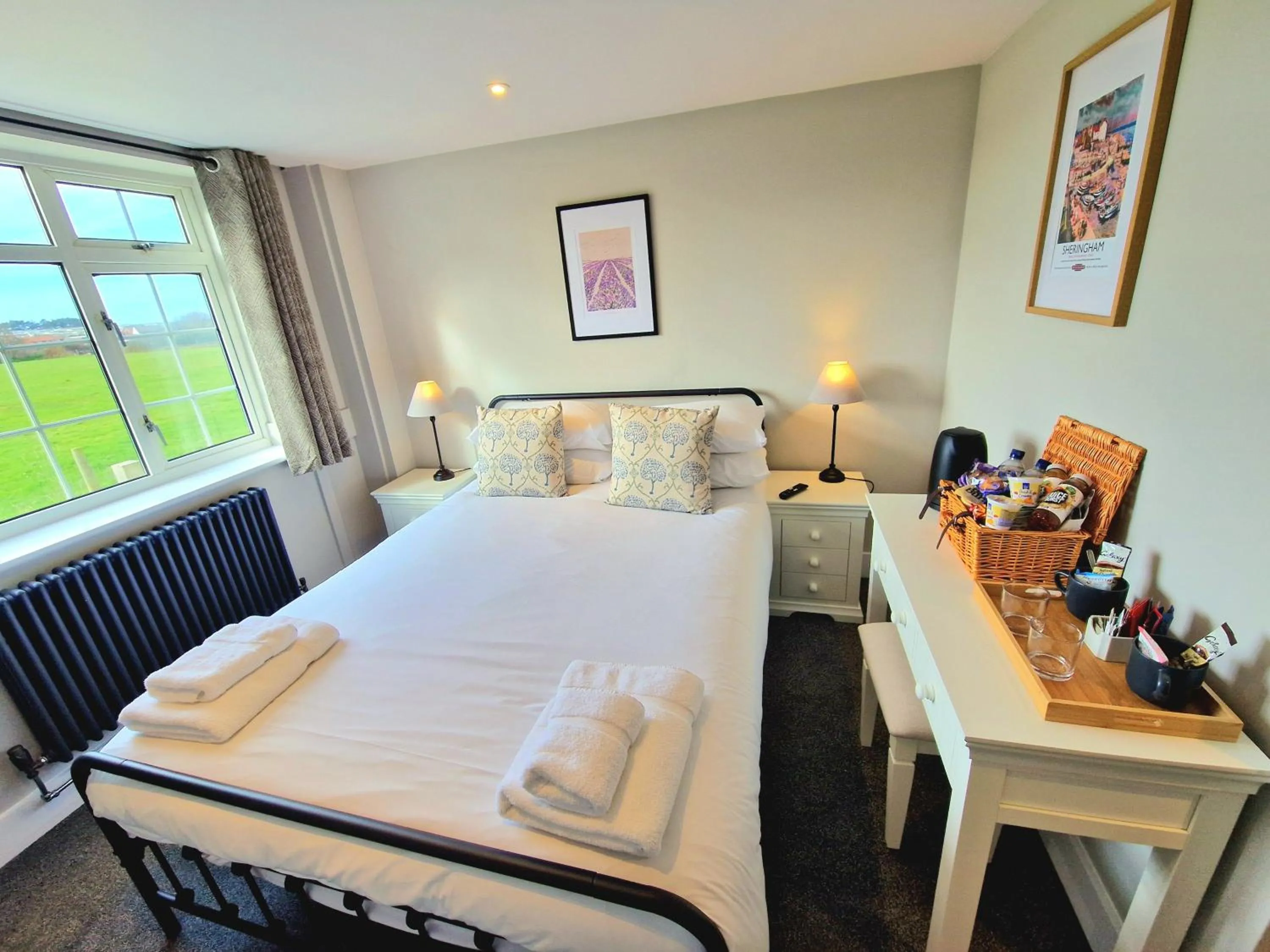 Bedroom, Bed in The Dormy House Hotel
