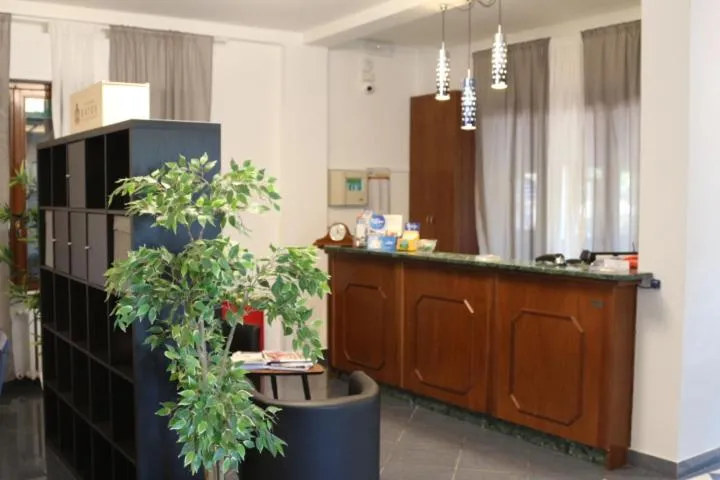 Restaurant/places to eat in HOTEL LE MORGE