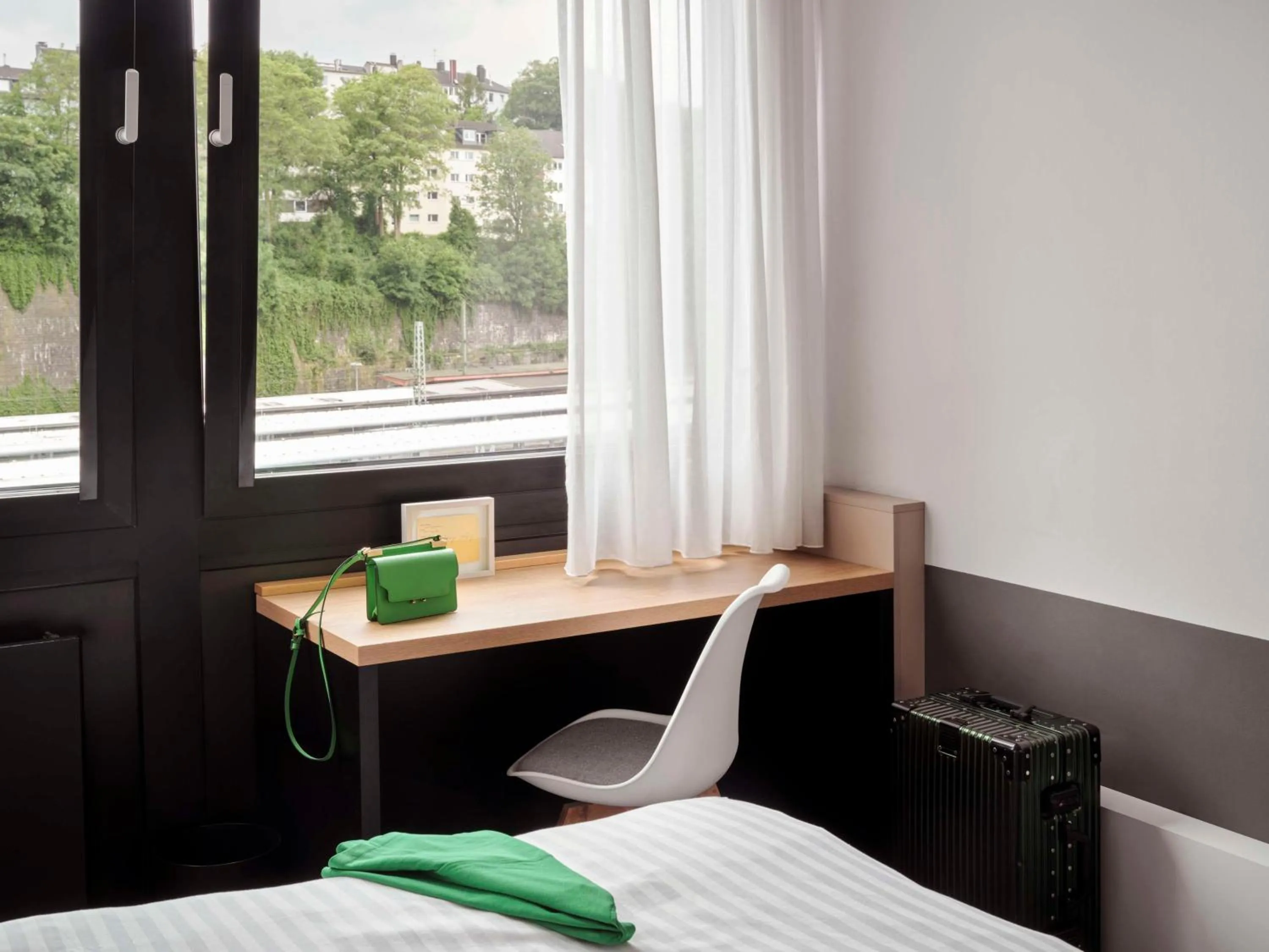 Bedroom, Bed in Flemings Hotel Wuppertal-Central