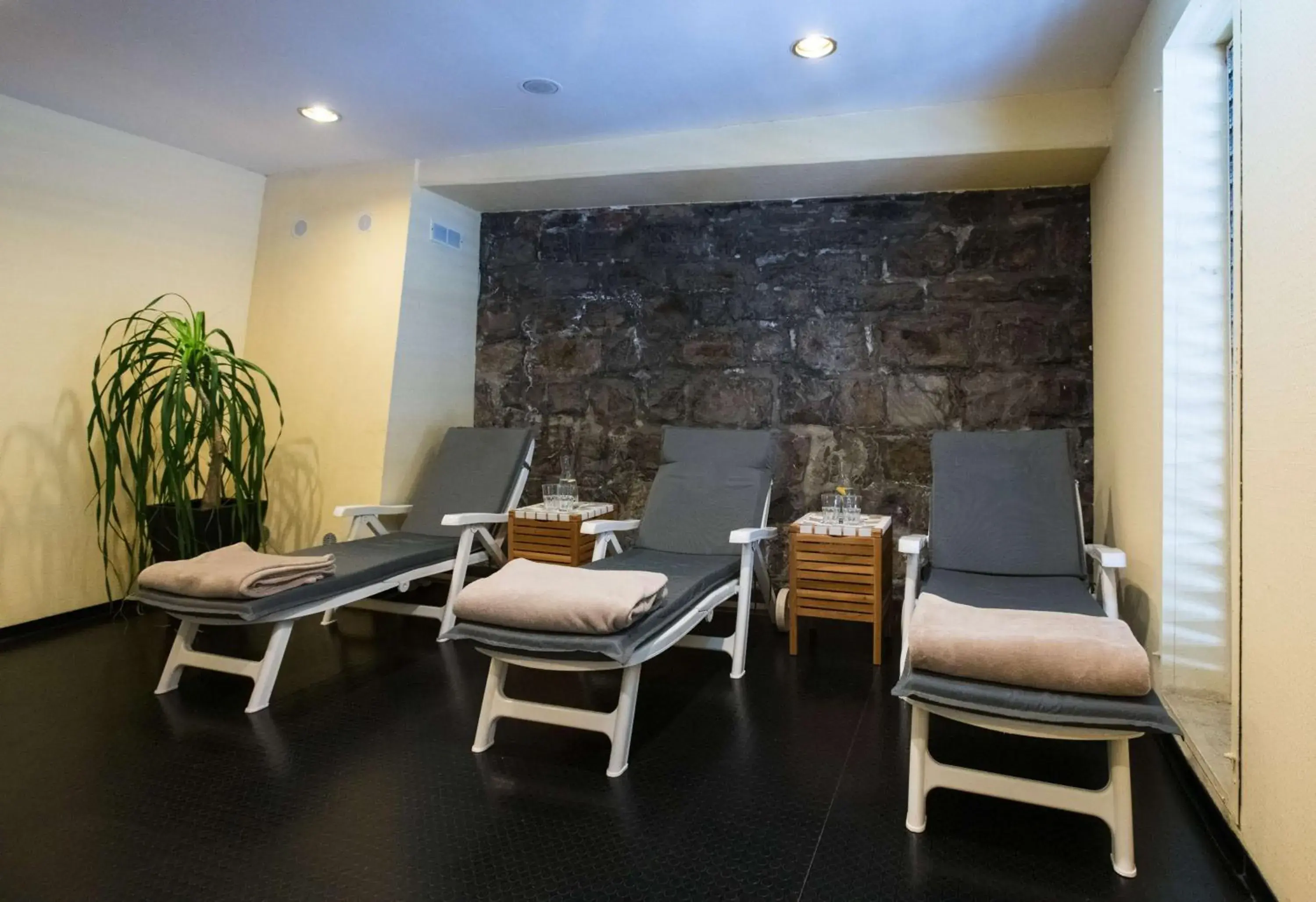 Spa and wellness centre/facilities in Flemings Hotel Wuppertal-Central Spa and wellness centre/facilities in Flemings Hotel Wuppertal-Central