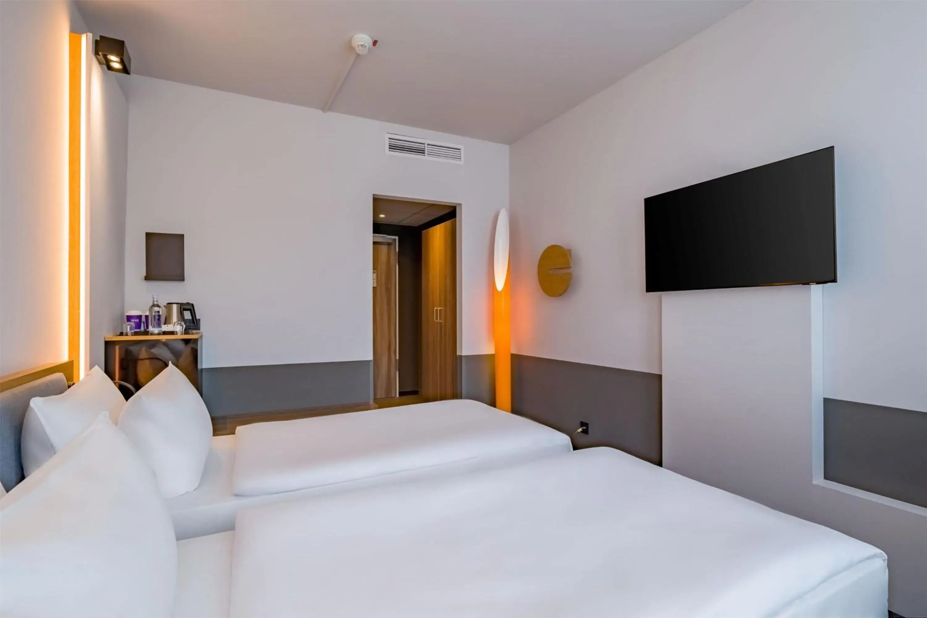 Bed in Spark by Hilton Wuppertal City Centre Bed in Spark by Hilton Wuppertal City Centre