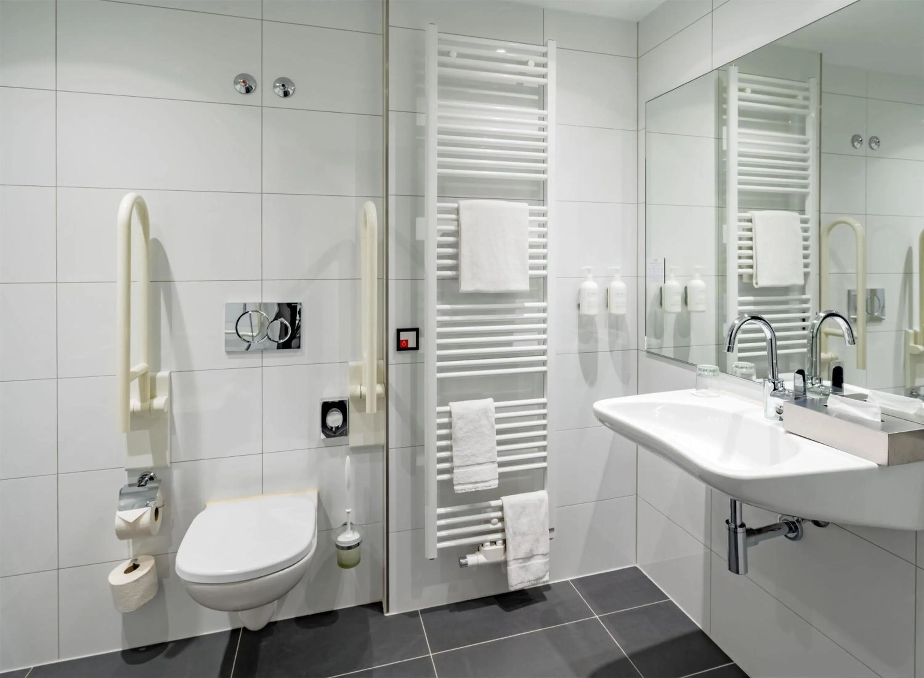 Bathroom in Spark by Hilton Wuppertal City Centre
