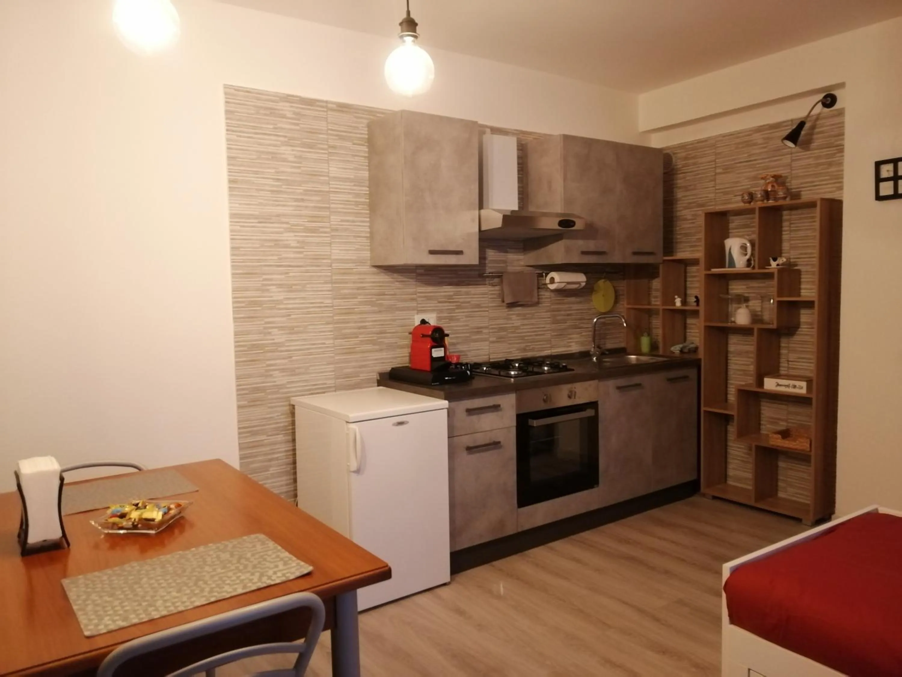 Kitchen or kitchenette in B&B Petra Castalda