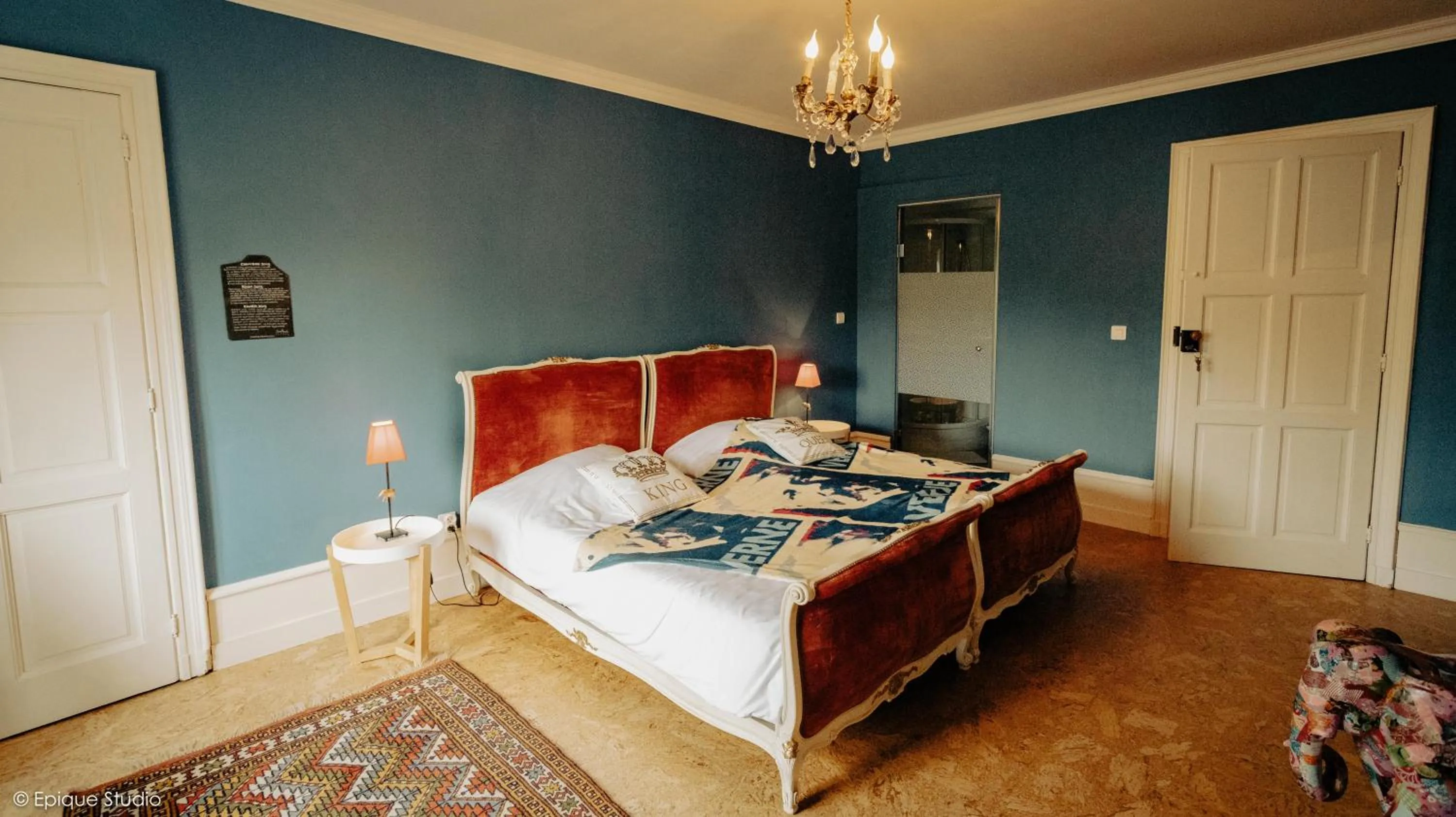 Photo of the whole room, Bed in Château de la Preuille Bed & Breakfast