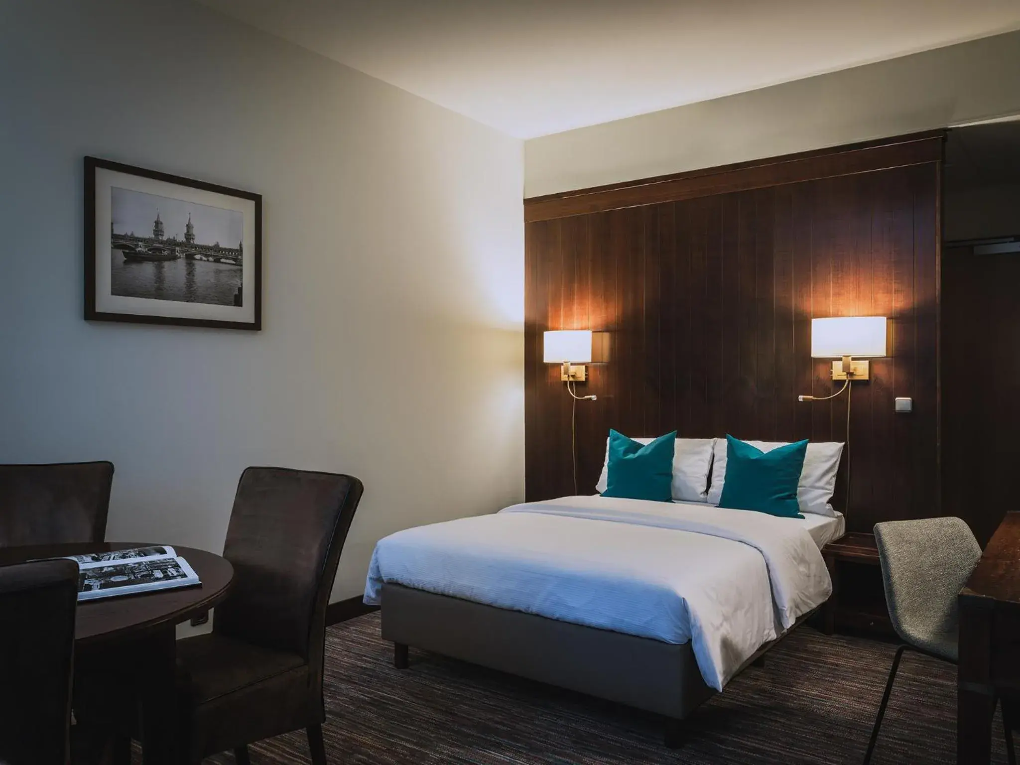 Photo of the whole room, Bed in AMERON Hotel Abion Spreebogen Berlin Photo of the whole room, Bed in AMERON Hotel Abion Spreebogen Berlin