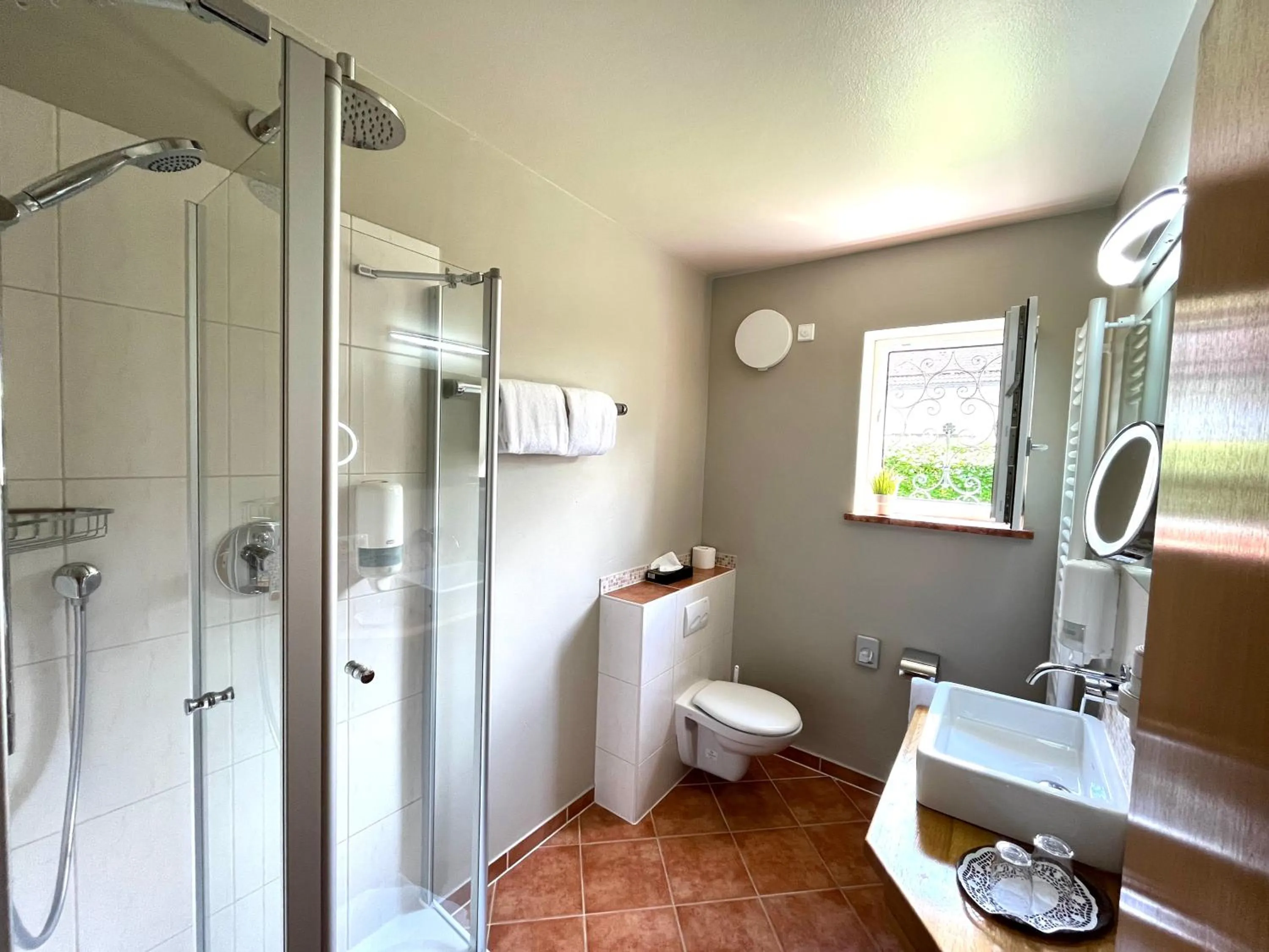 Shower in Hotel Garni Brunnthaler