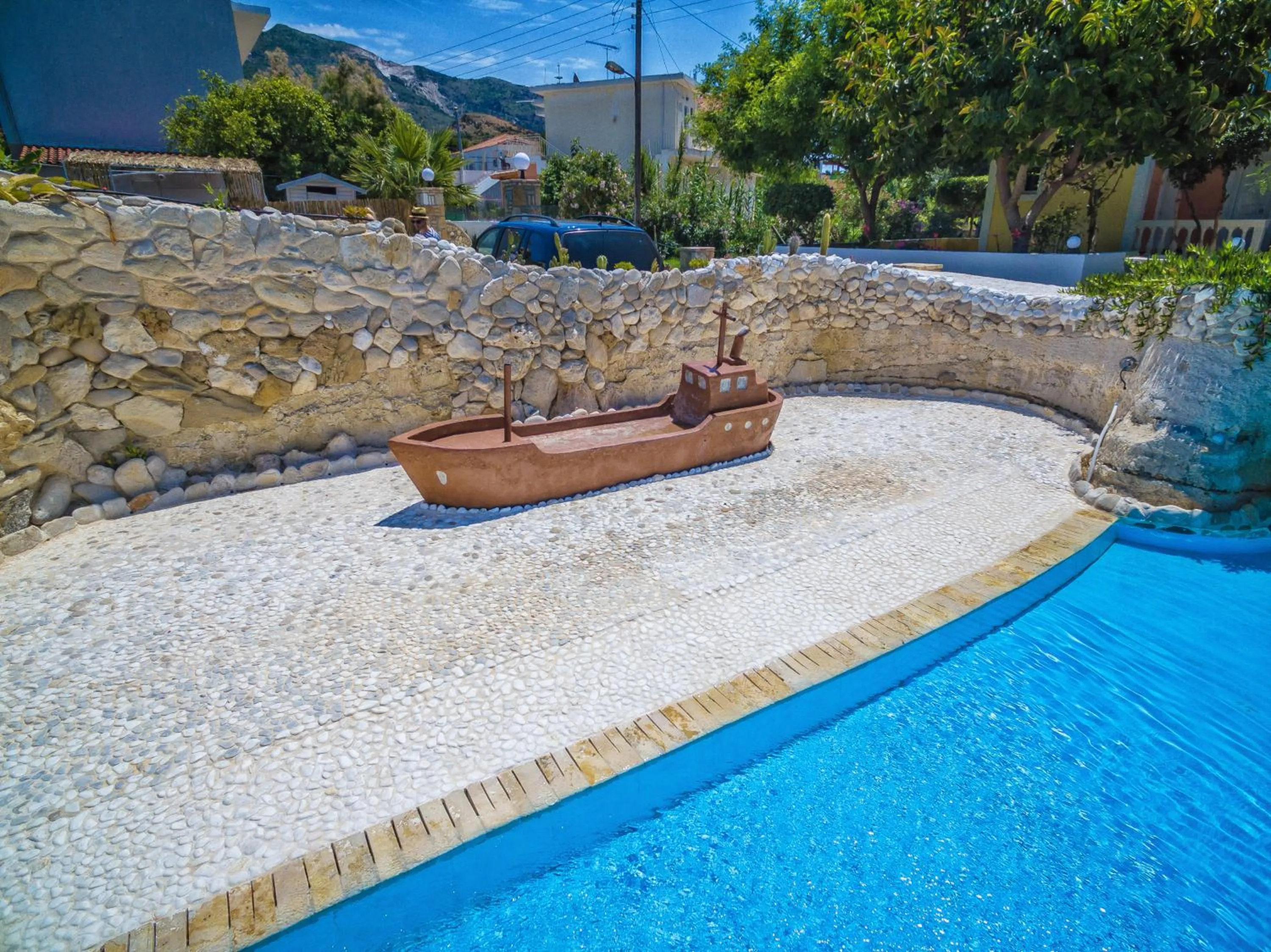 Swimming pool in Antonis apartments