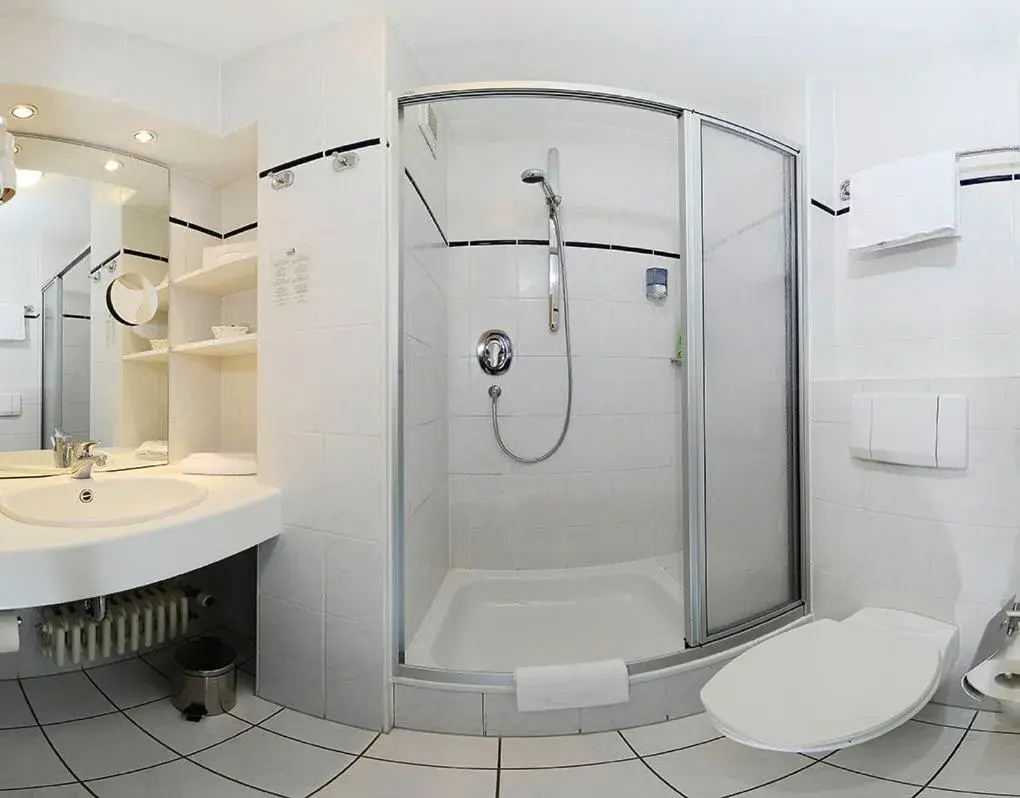Bathroom in Hotel Schweizer Hof - Superior Bathroom in Hotel Schweizer Hof - Superior