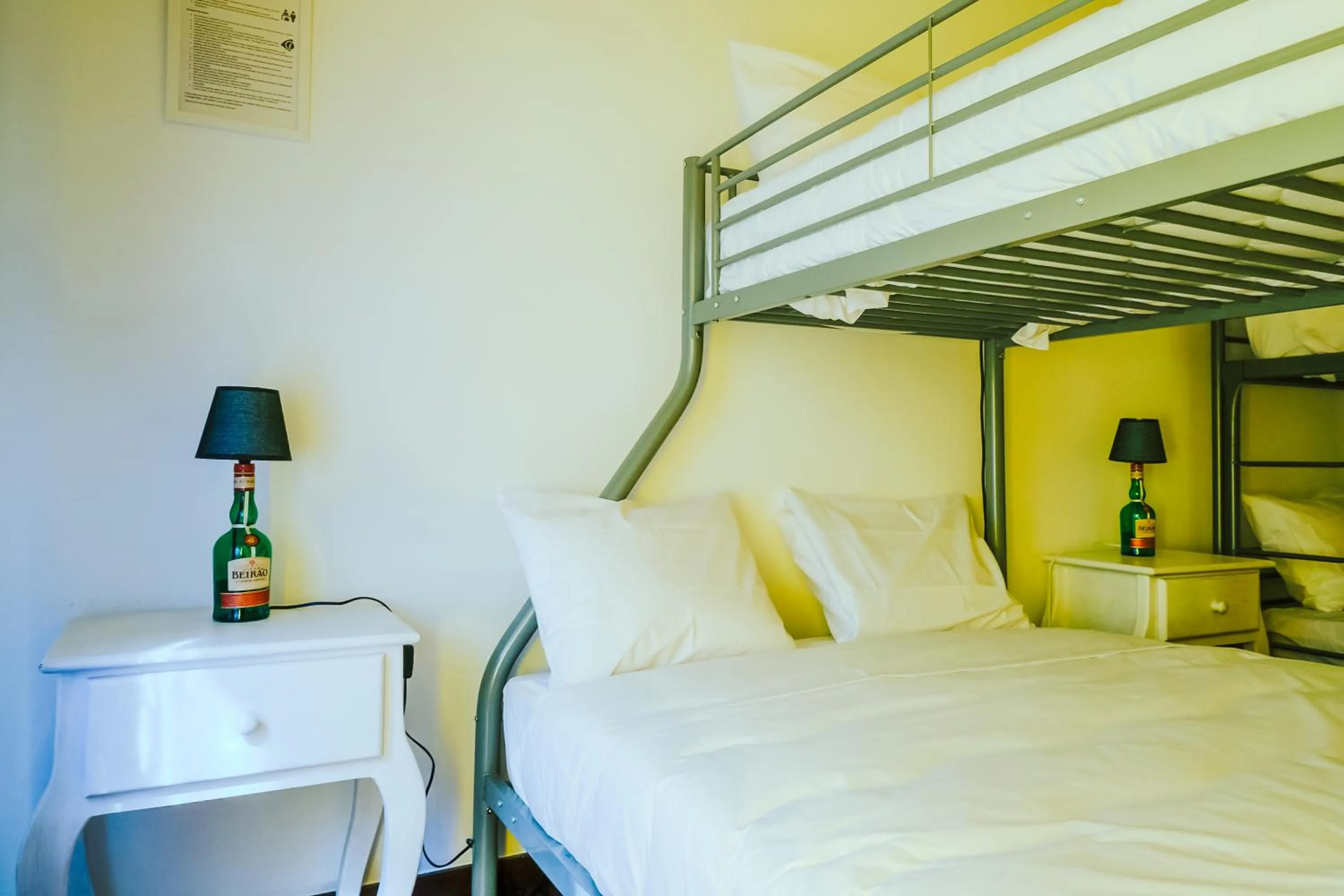 Bed in Help Yourself Hostels - Restelo