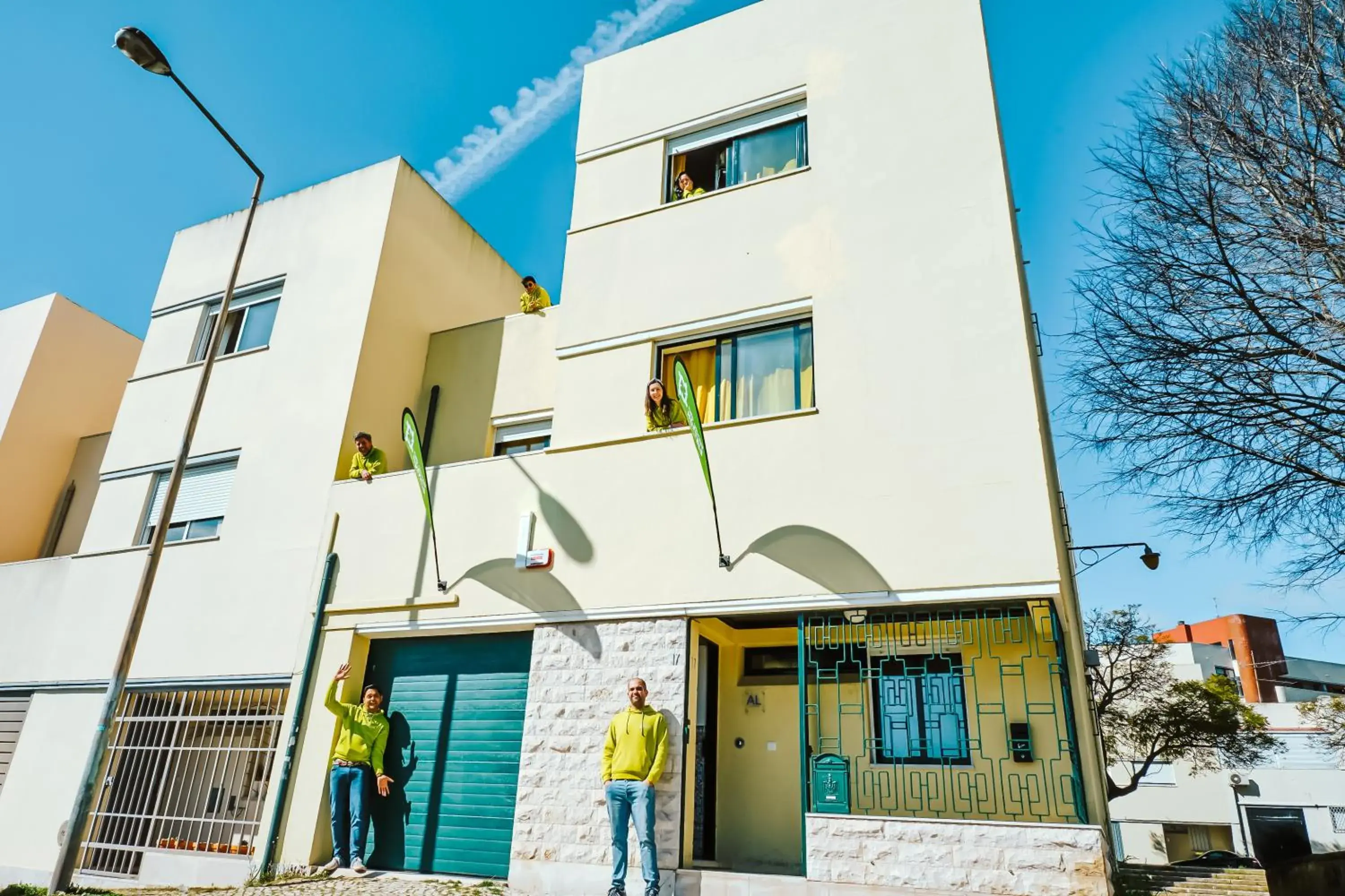 Property building in Help Yourself Hostels - Restelo Property building in Help Yourself Hostels - Restelo