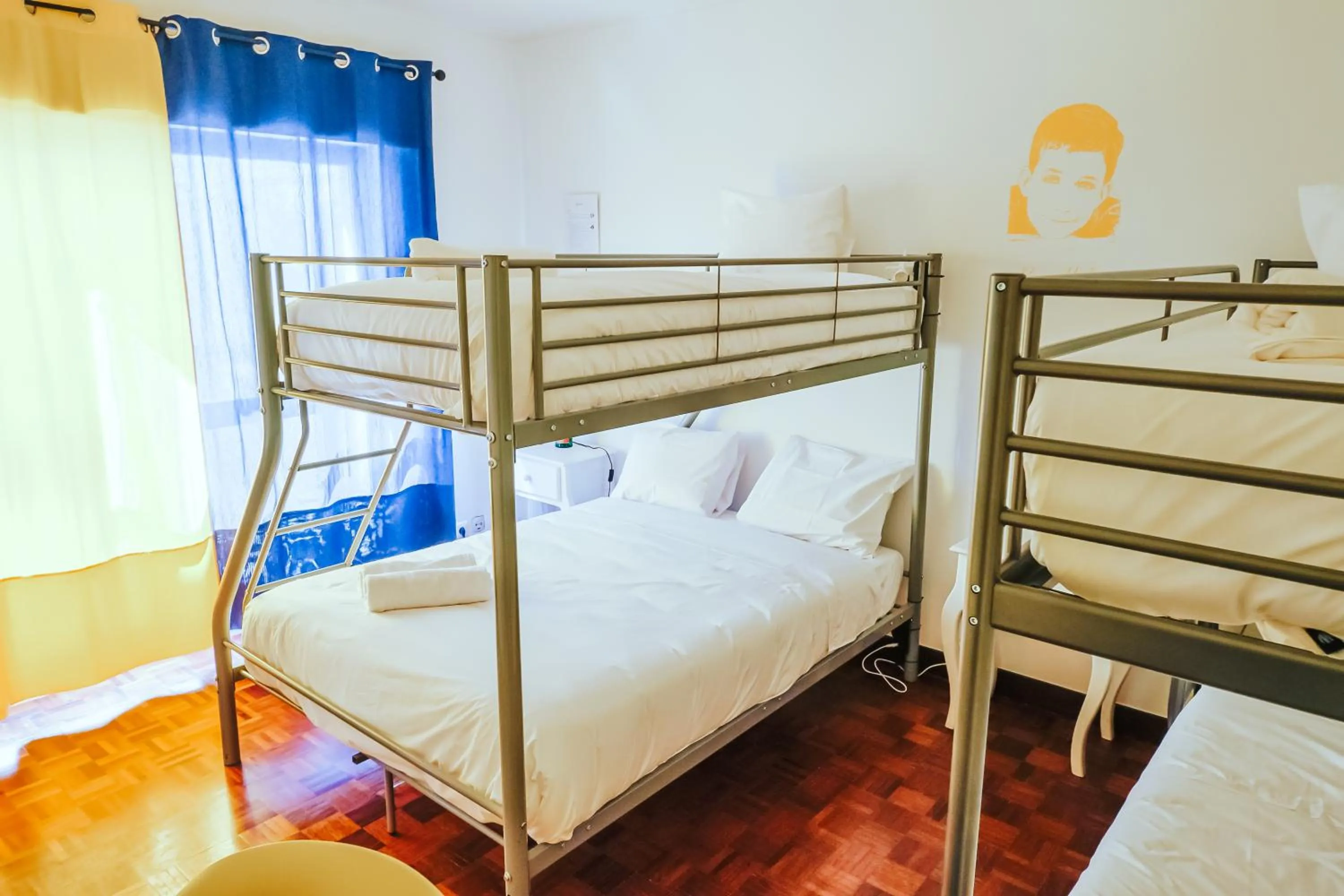 Bed in Help Yourself Hostels - Restelo