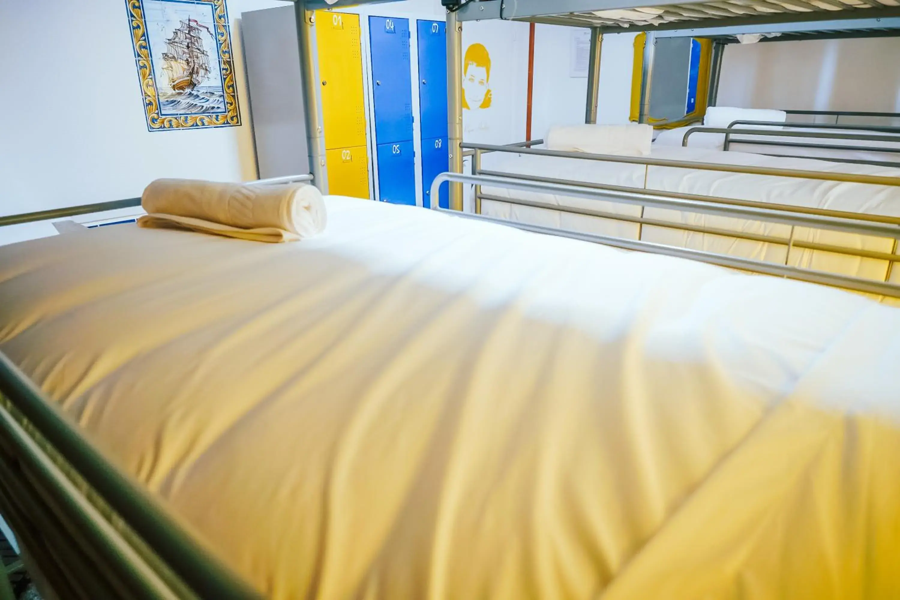 Decorative detail, Bed in Help Yourself Hostels - Restelo Decorative detail, Bed in Help Yourself Hostels - Restelo