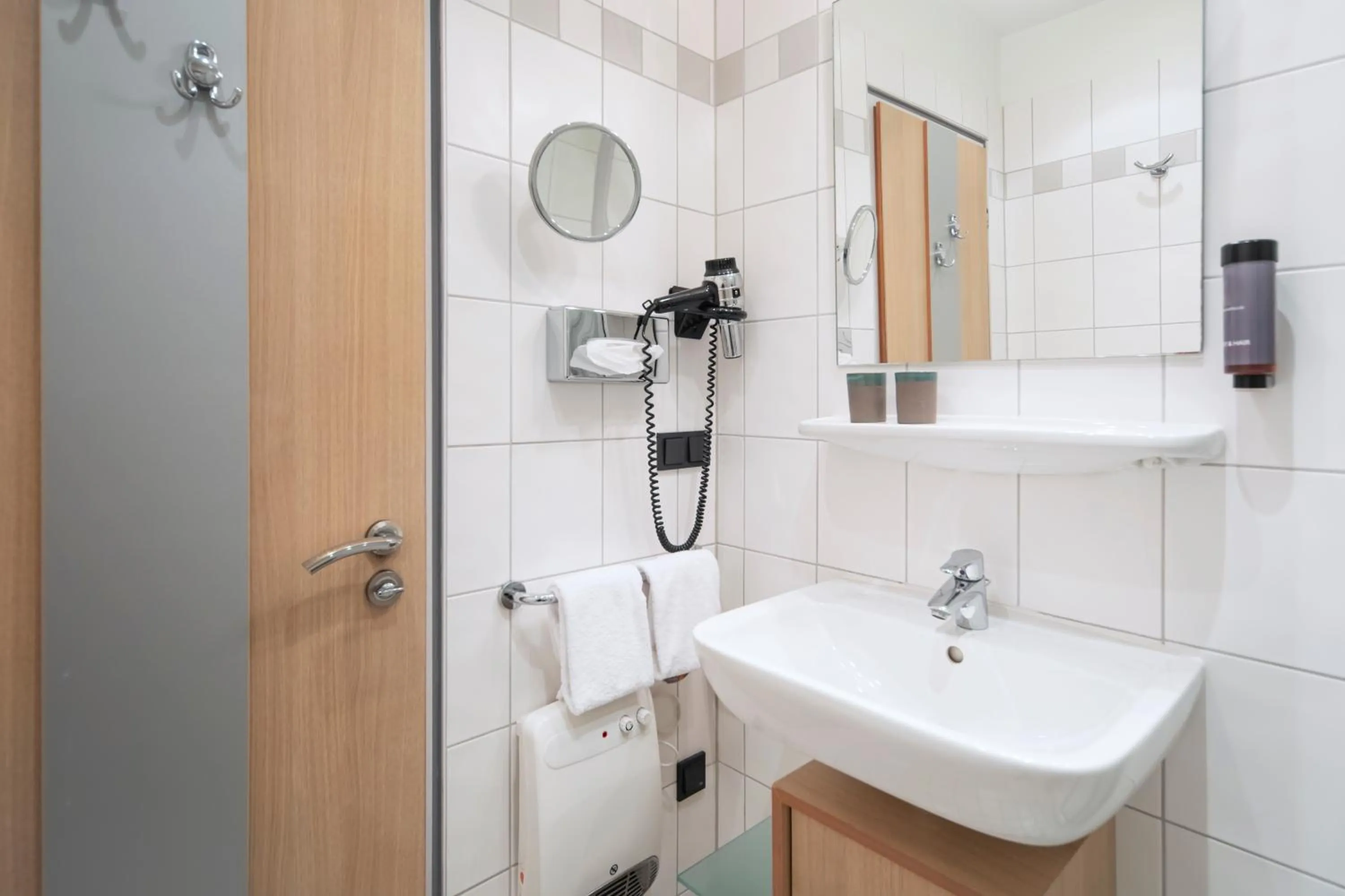 Bathroom in Michel Hotel Franziskushöhe Lohr am Main