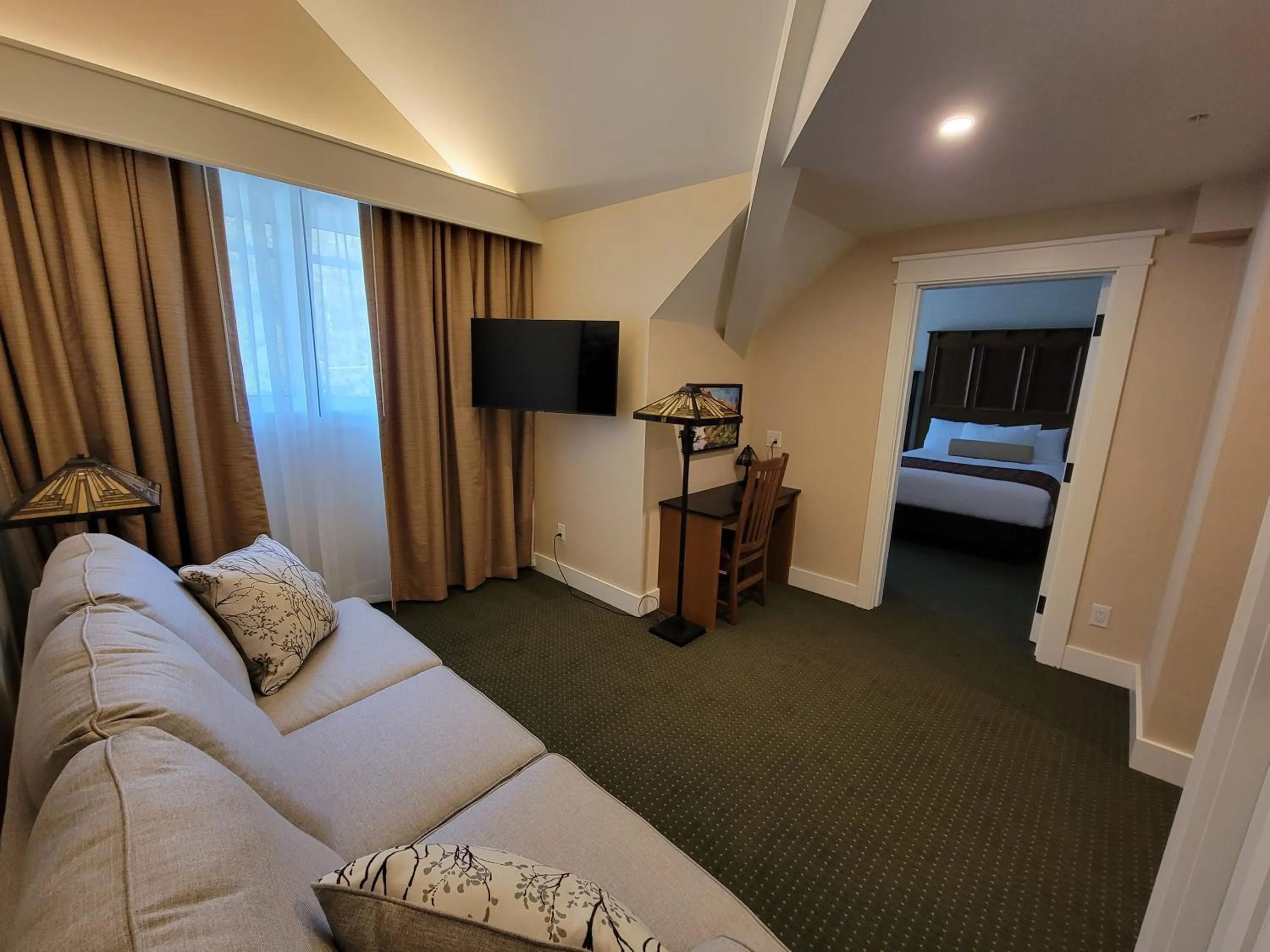 Living room, Bed in Kilmorey Lodge