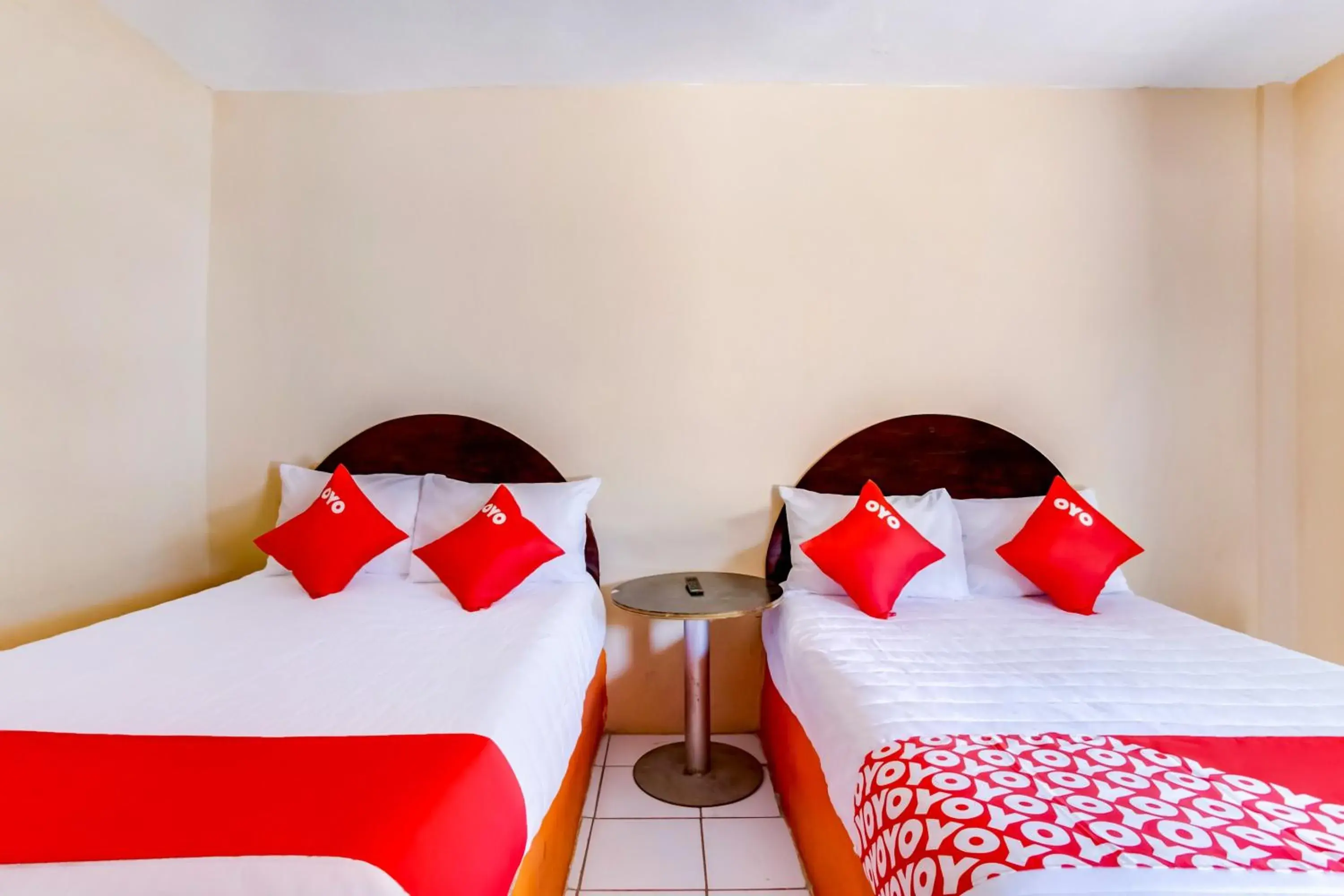 Standard Two Beds in OYO Hotel Margarita Standard Two Beds in OYO Hotel Margarita