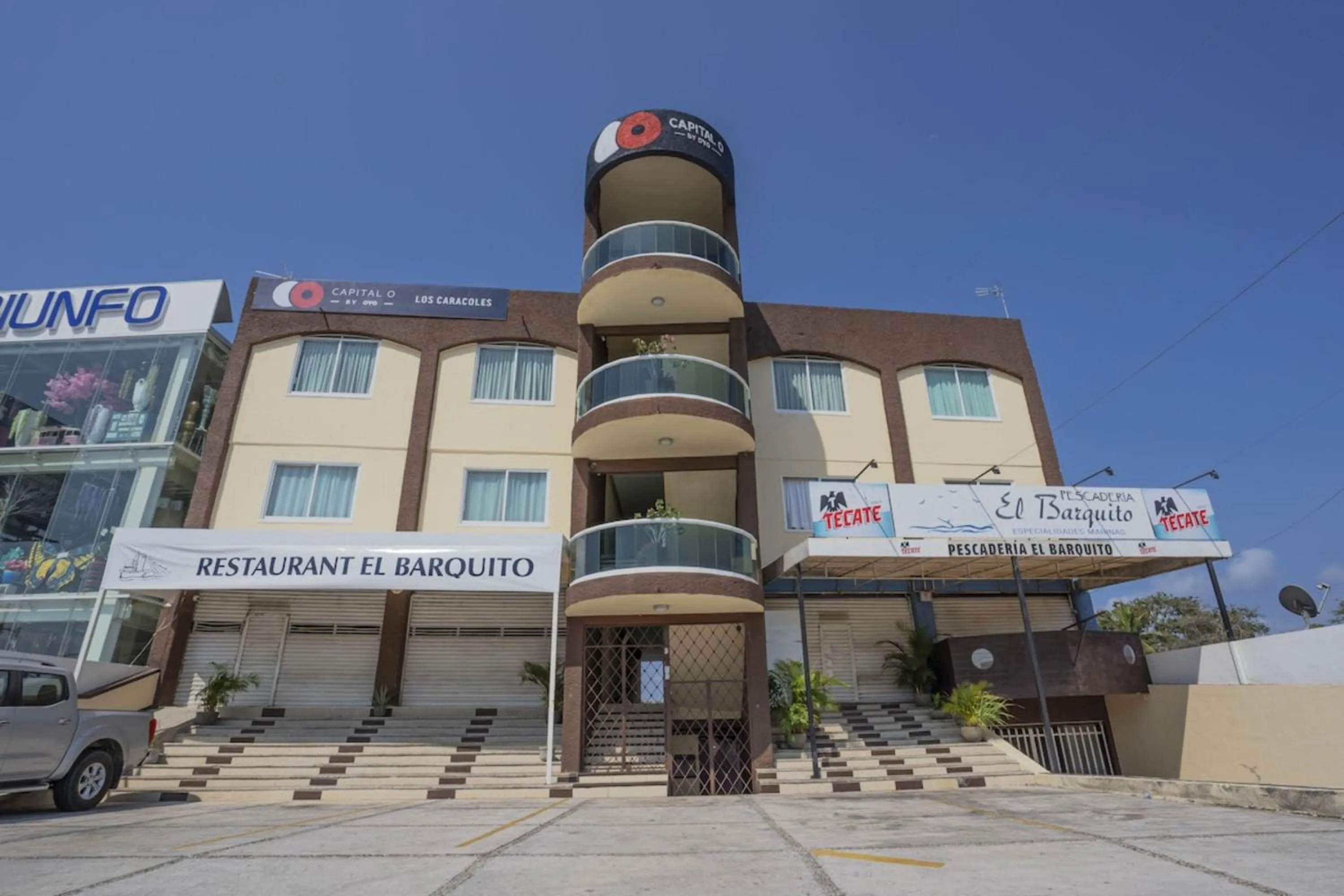 Property building in Capital O Hotel Los Caracoles, Acapulco