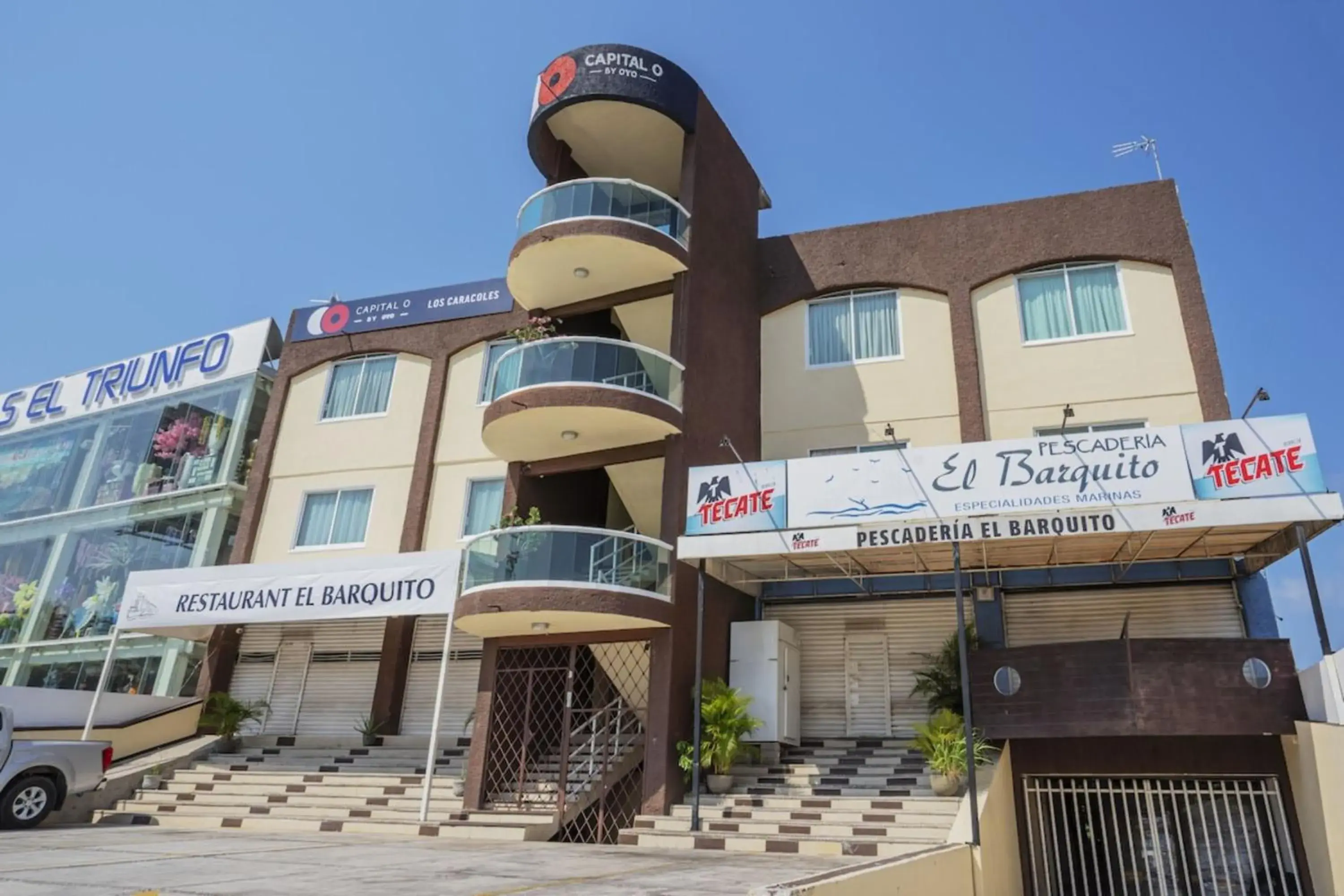 Property building in Capital O Hotel Los Caracoles, Acapulco Property building in Capital O Hotel Los Caracoles, Acapulco