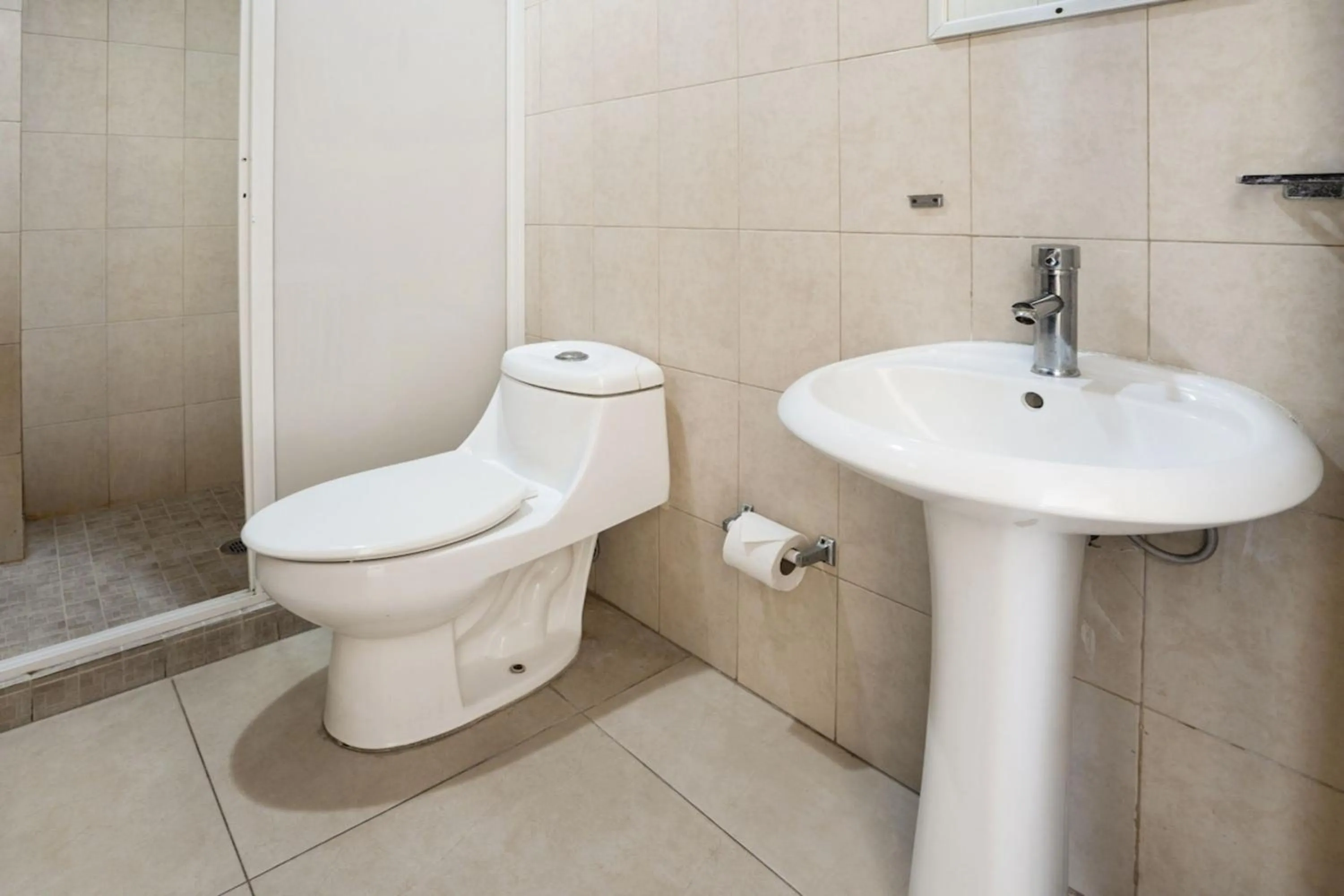 Bathroom in Capital O Hotel Los Caracoles, Acapulco