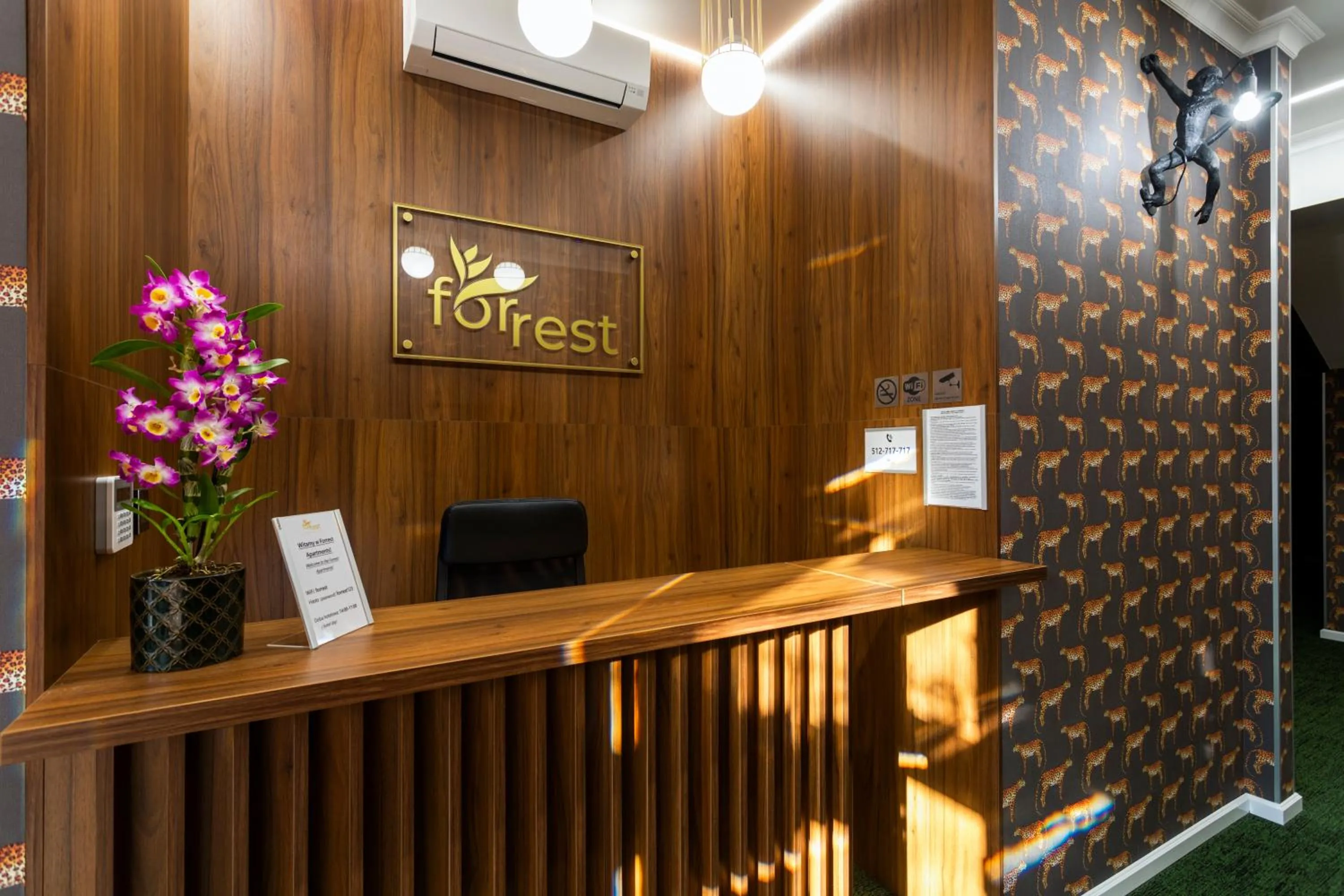 Forrest Apartments & Hostel