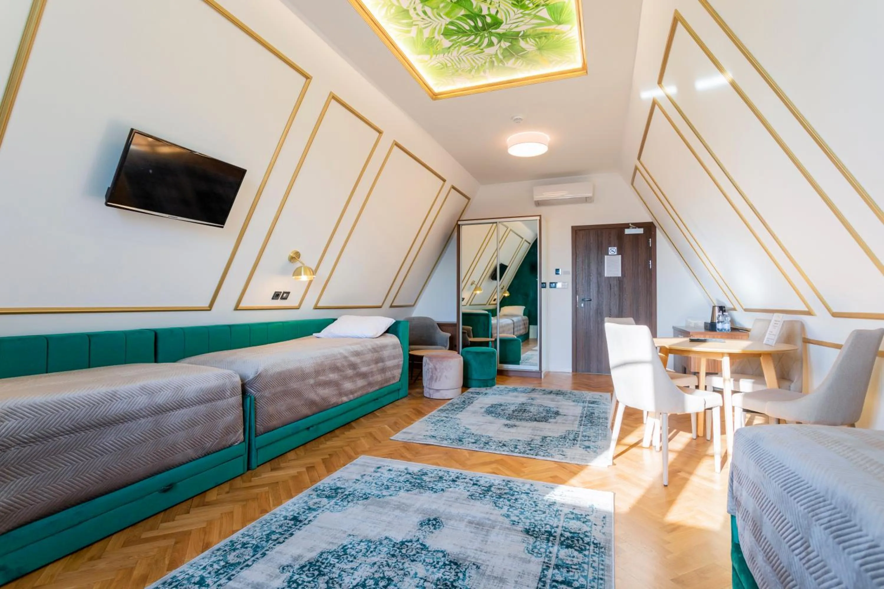 Bed in Forrest Apartments & Hostel