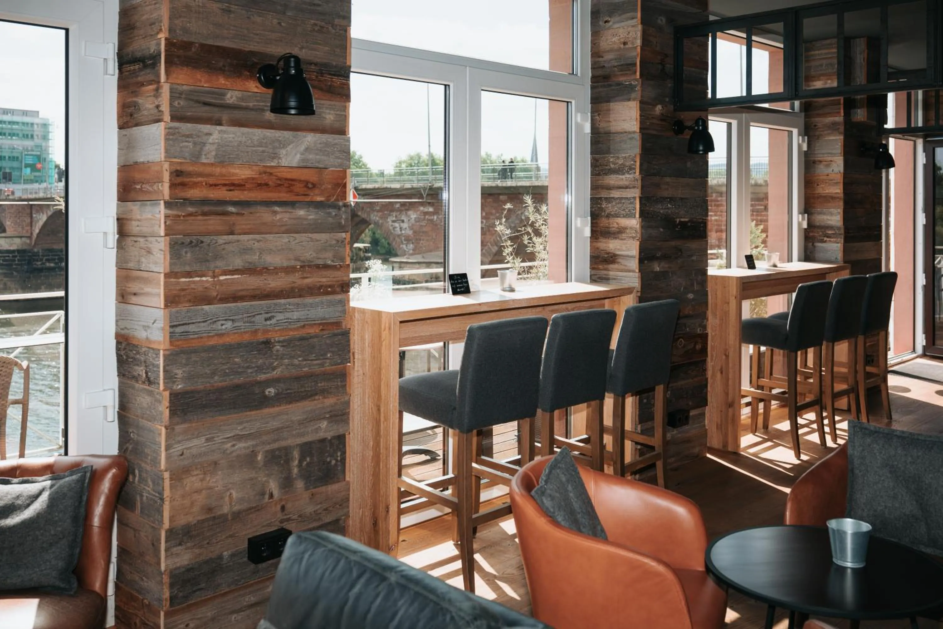 Restaurant/places to eat in Coffee Fellows Hotel Trier