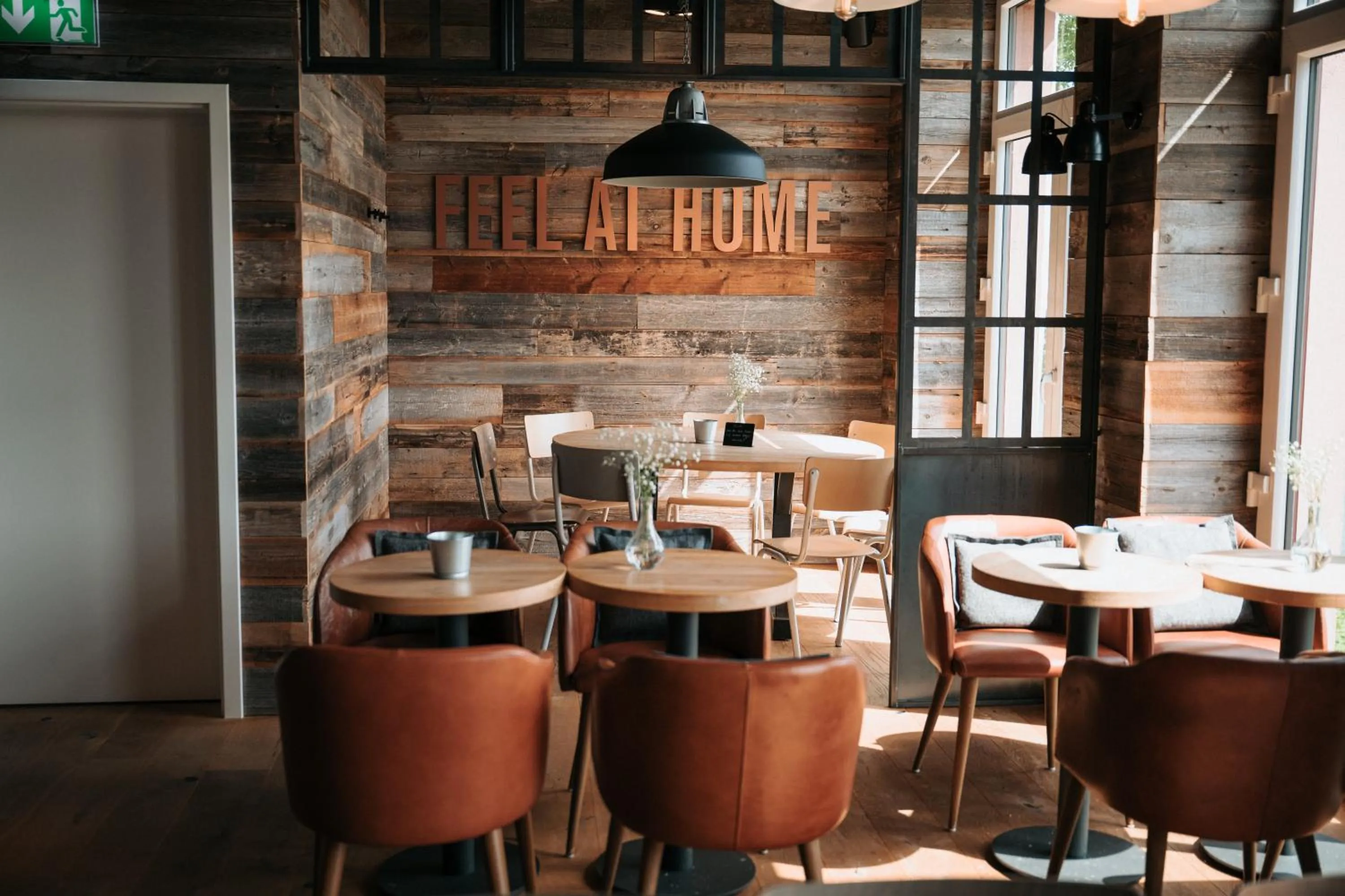 Restaurant/places to eat in Coffee Fellows Hotel Trier