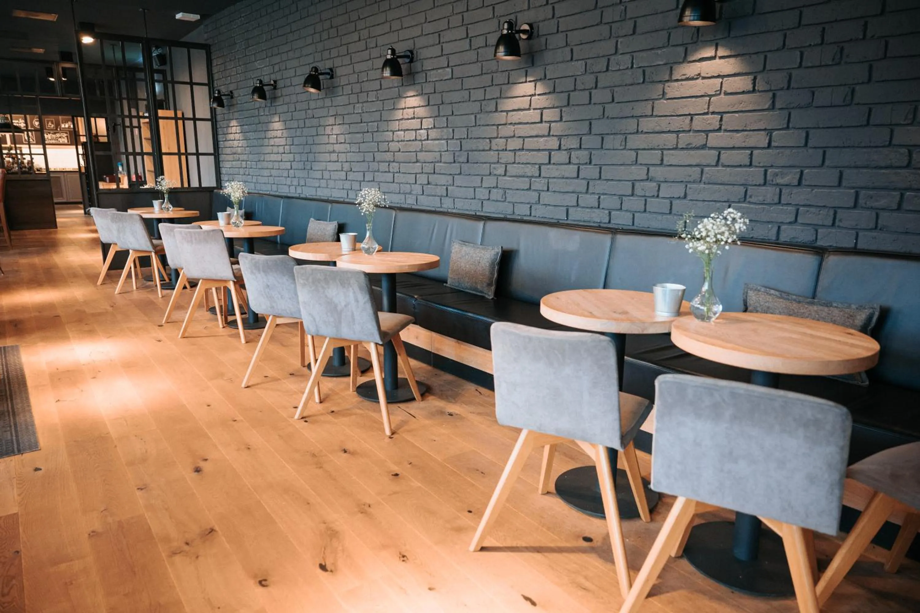 Restaurant/places to eat in Coffee Fellows Hotel Trier