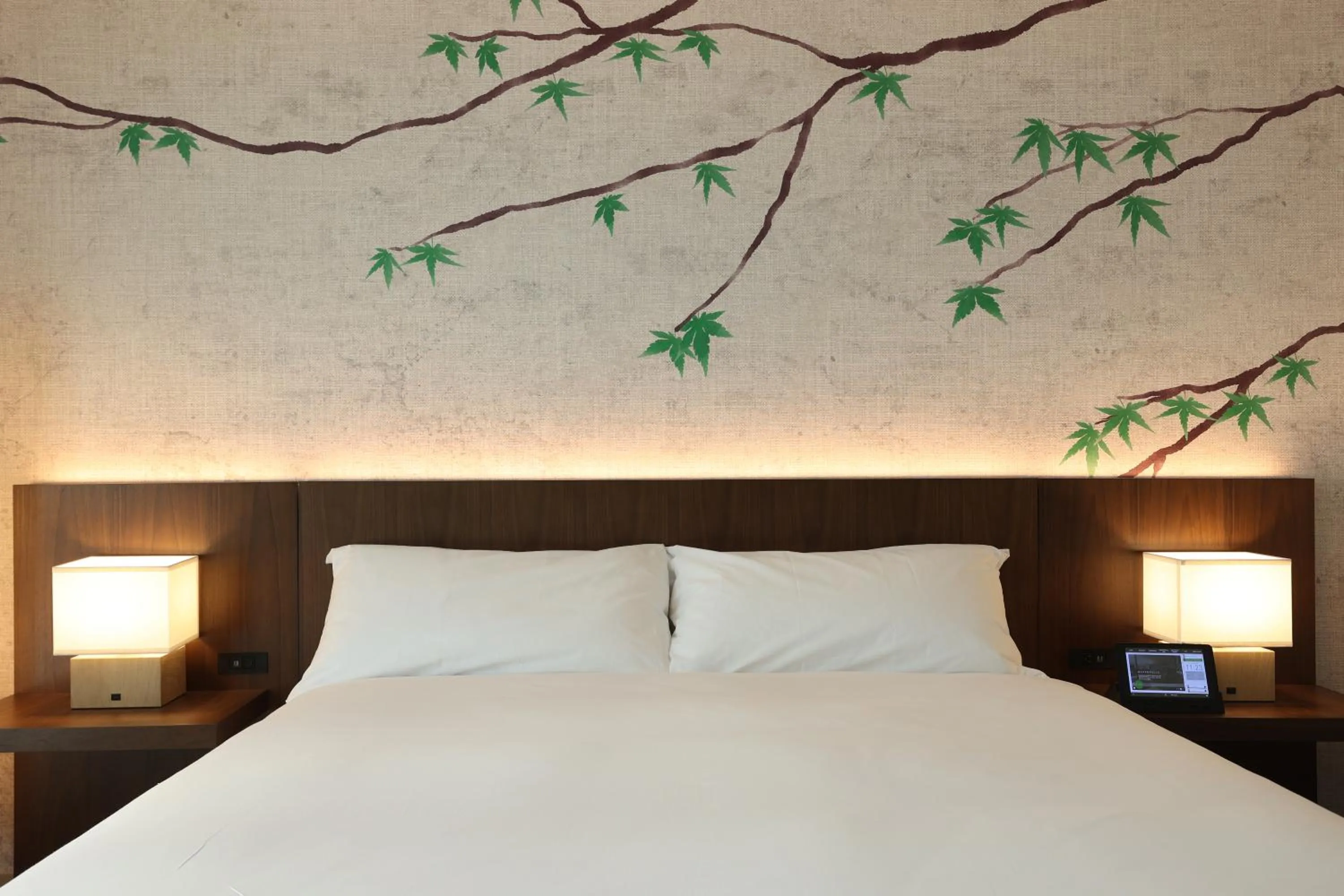 Bed in Cedartree Hotel Portland Hillsboro