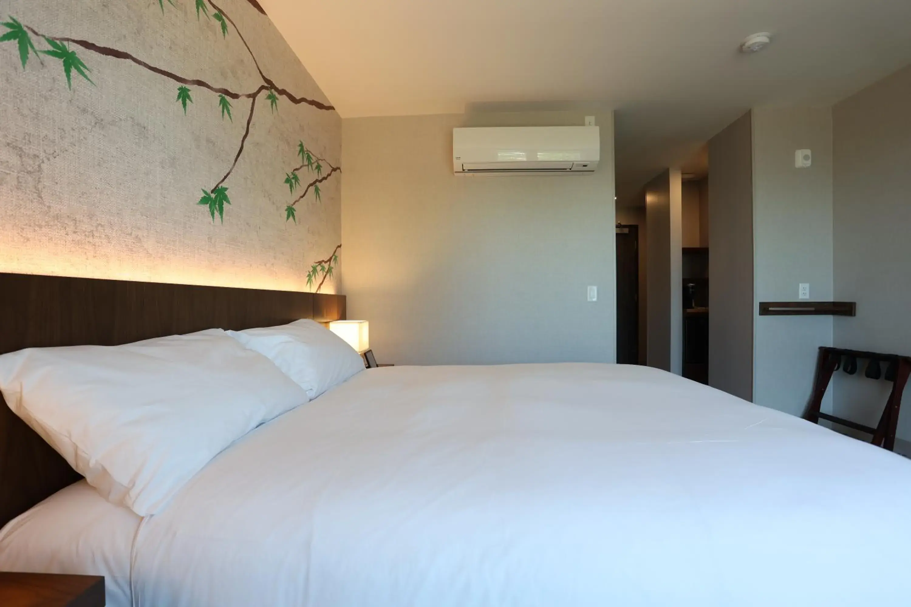 Double Room in Cedartree Hotel Portland Hillsboro Double Room in Cedartree Hotel Portland Hillsboro